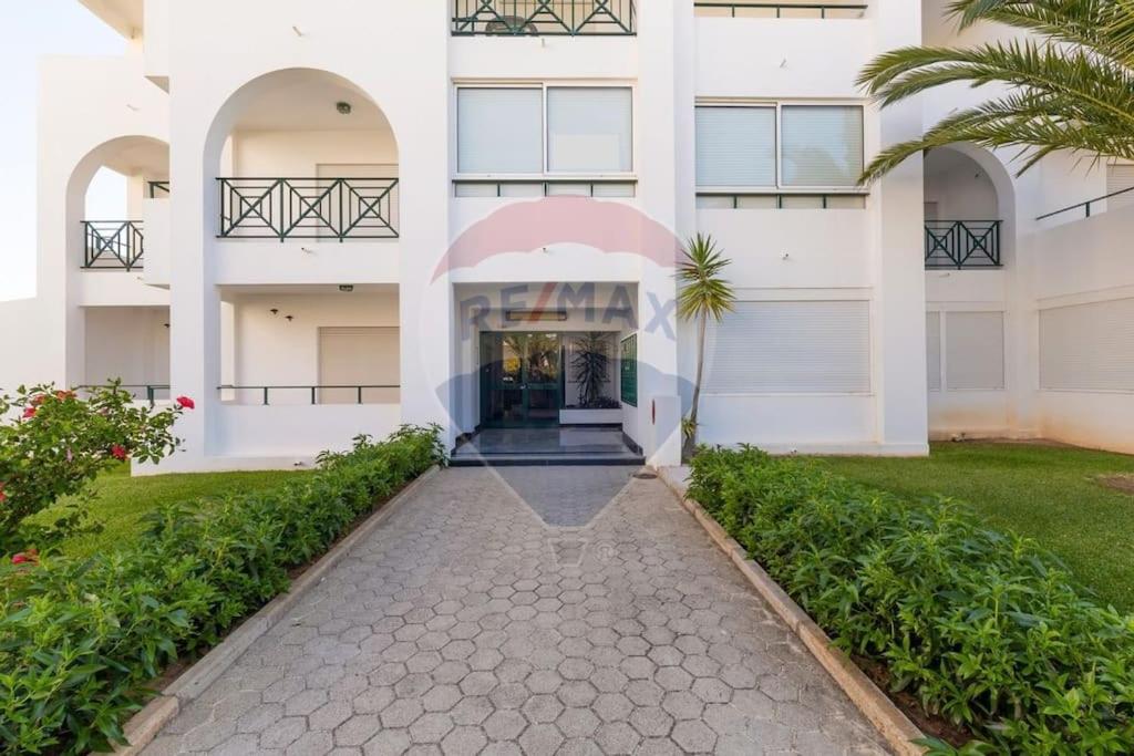 Magnifique appartement 500m de la plage avec piscine view 4