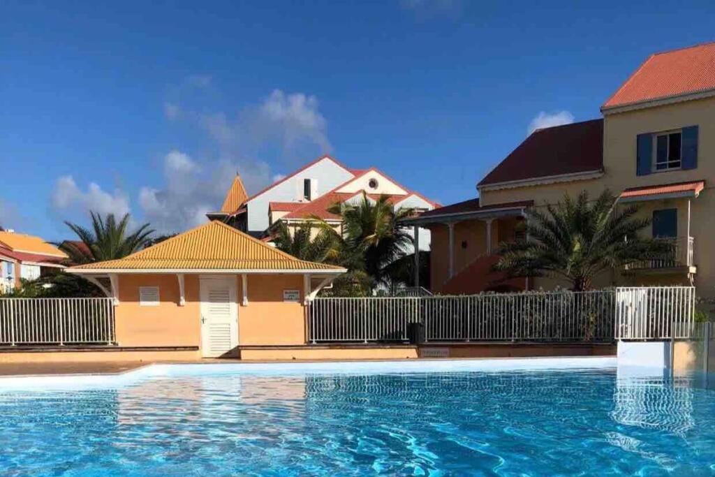 Appartement confortable, jardin, plage et piscine view 2