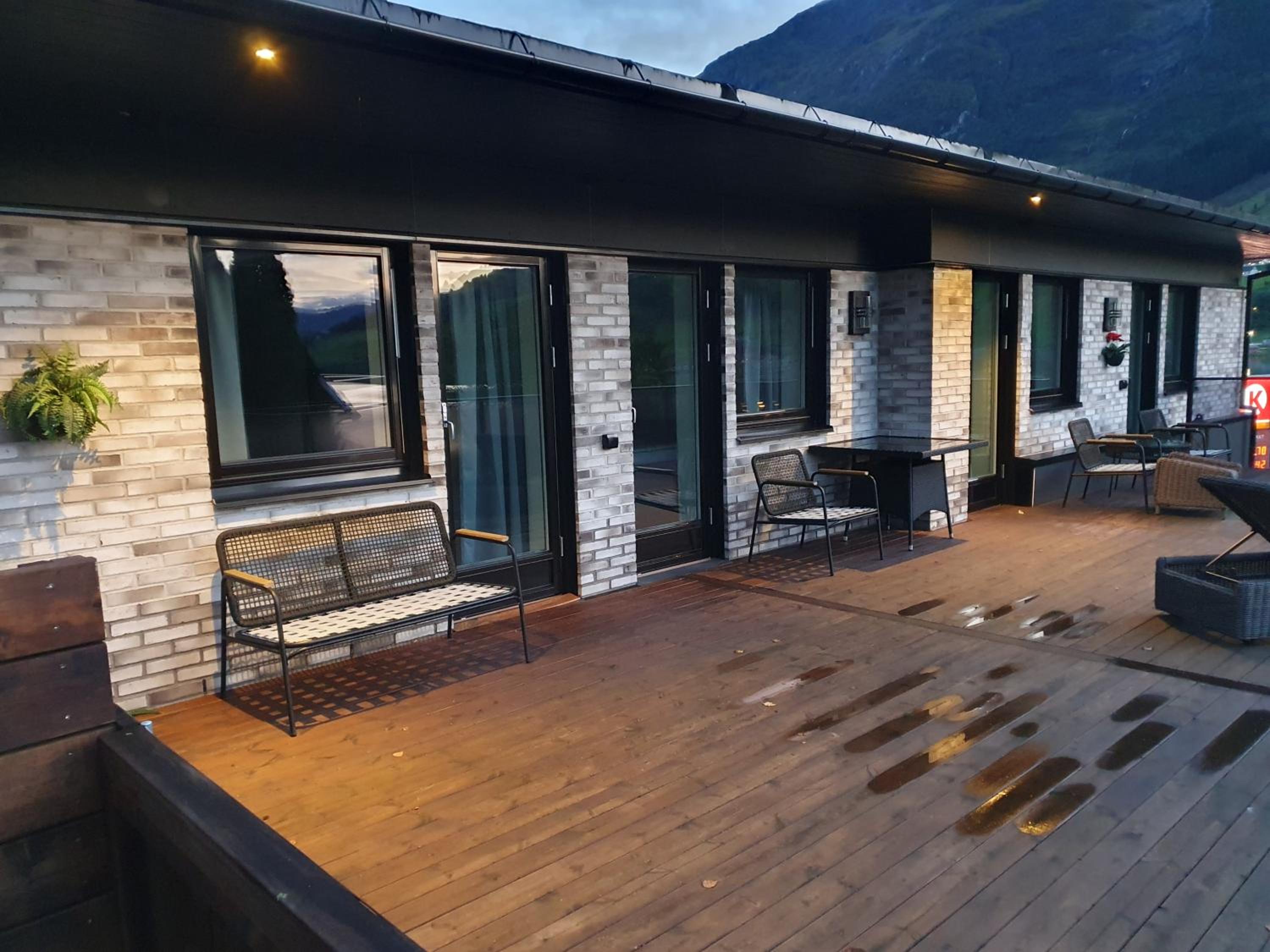 Olden Panorama Apartments - Fjord view - High Standard