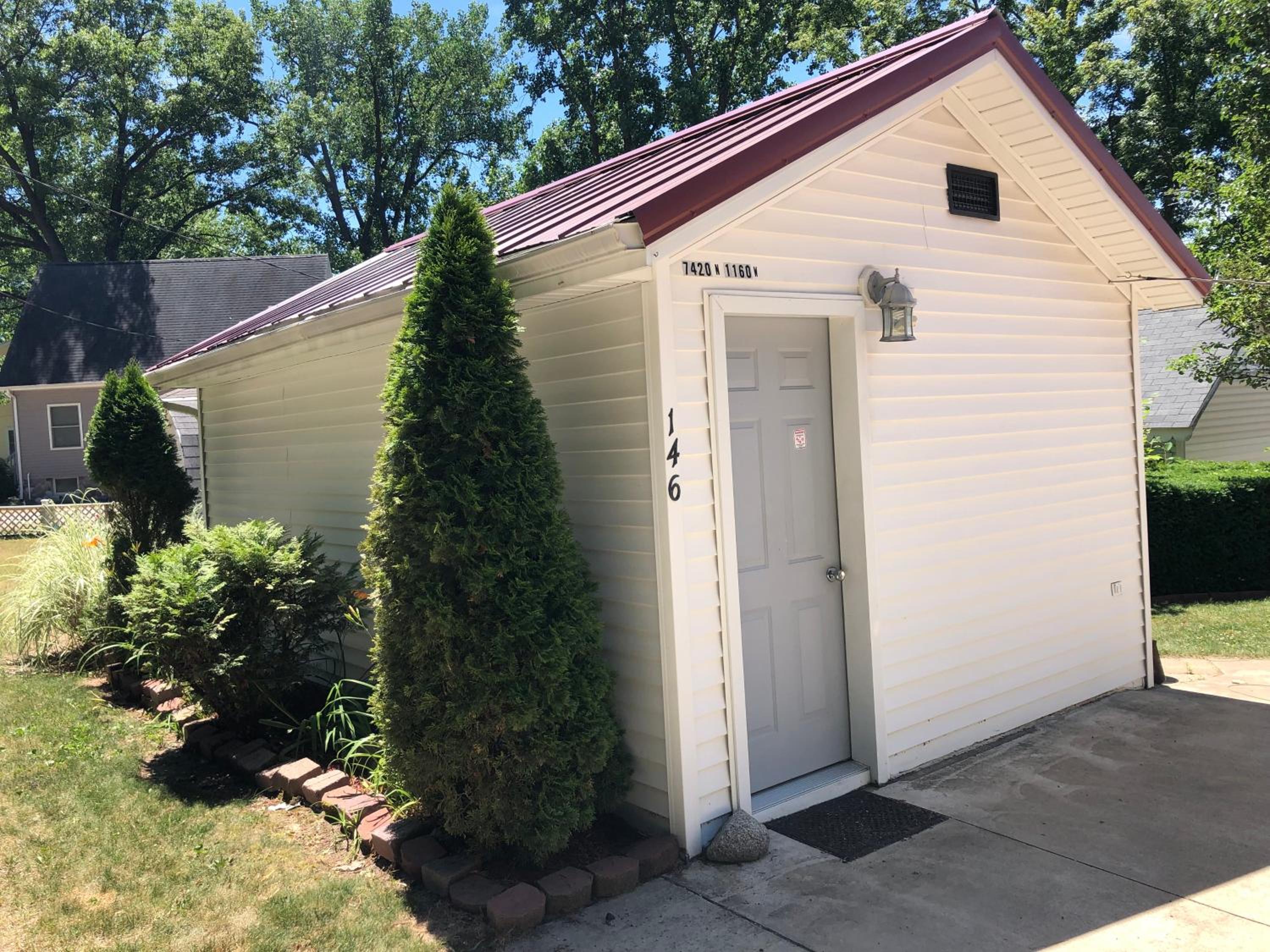 The Wellington Lake Cottage