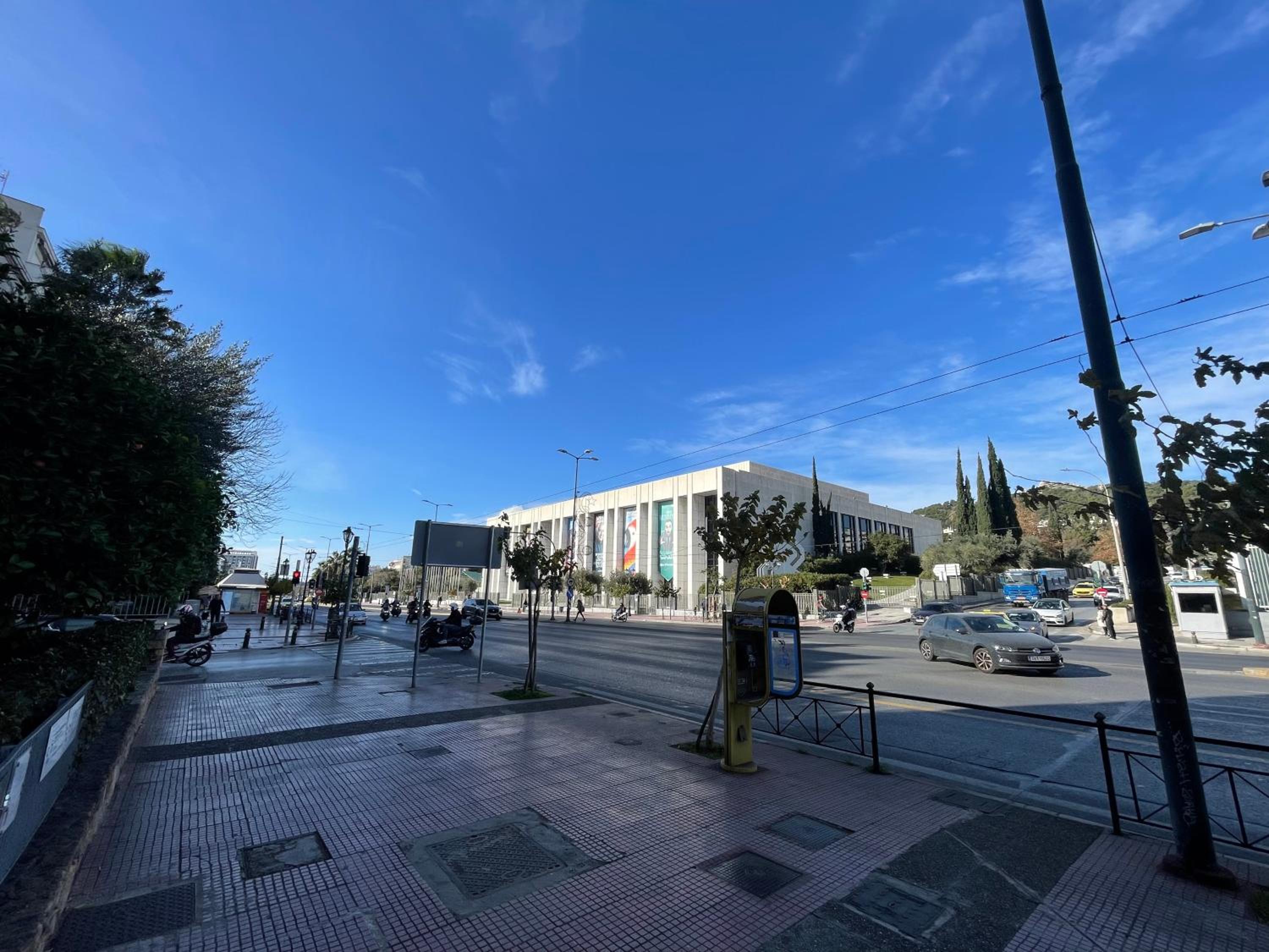 Cozy apartment ideally located city center and Megaron Moussikis metro station