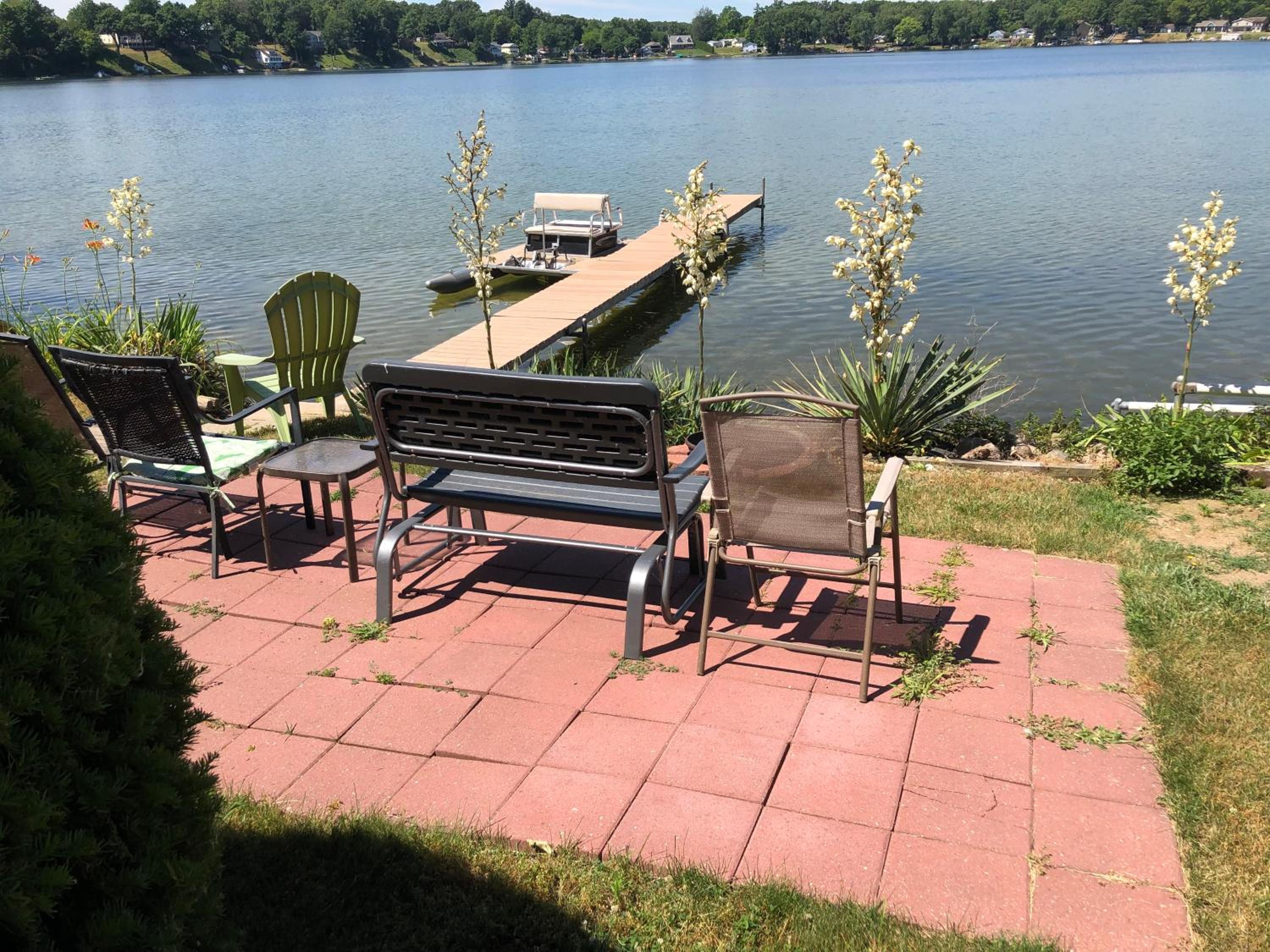 The Wellington Lake Cottage
