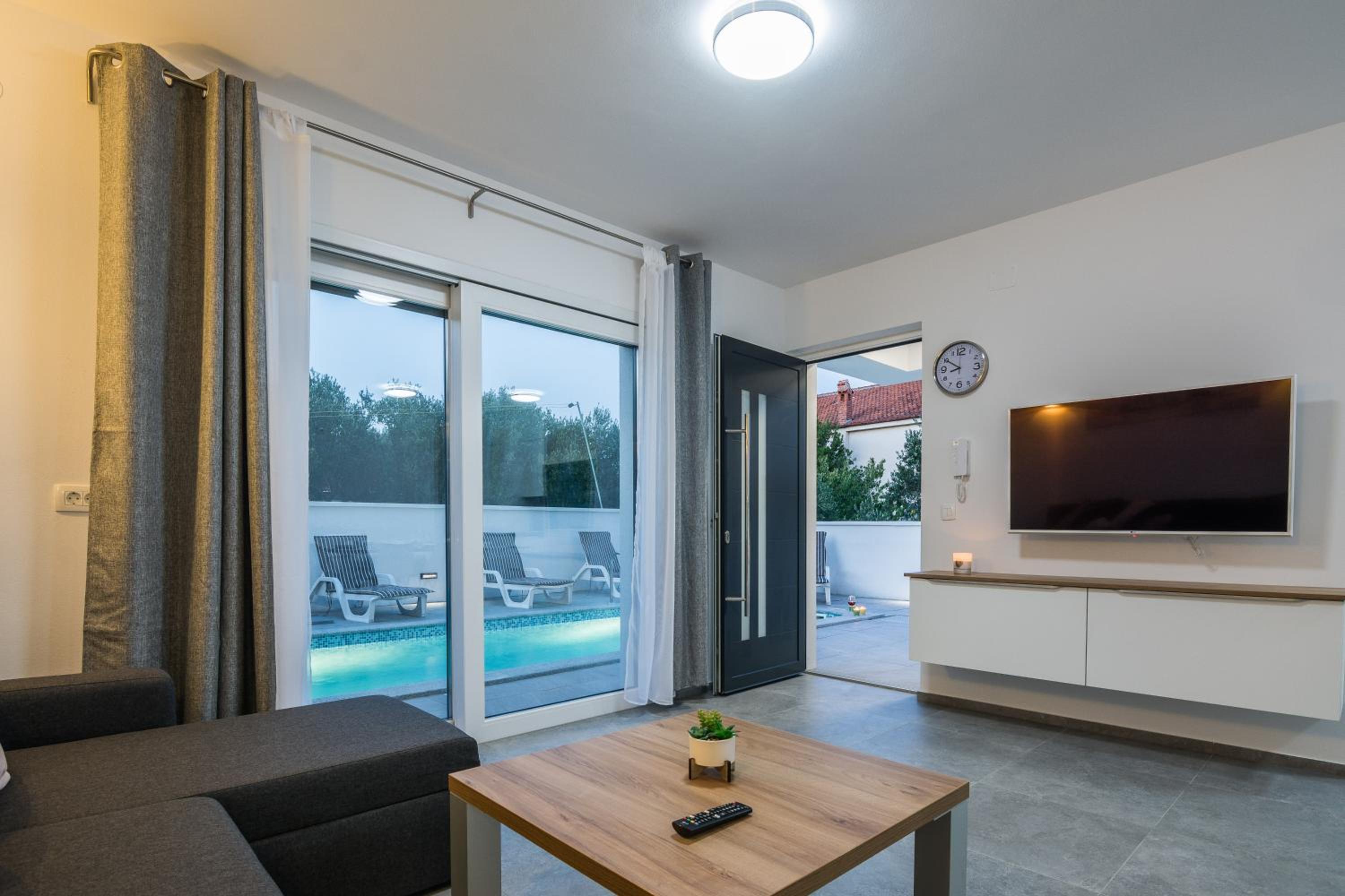 Apartments Spanic Haus mit Pool