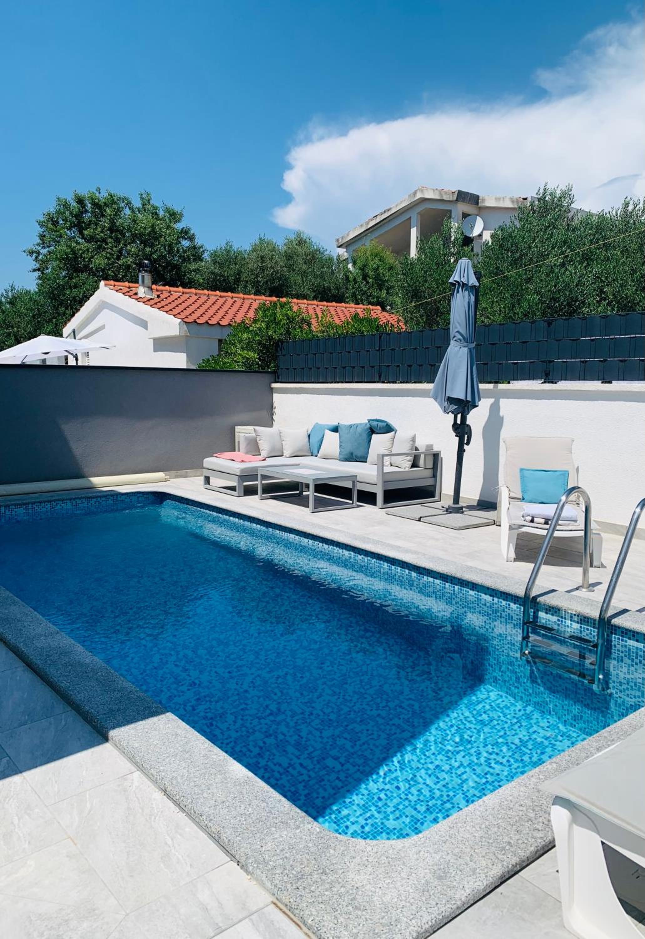 Apartments Spanic Haus mit Pool