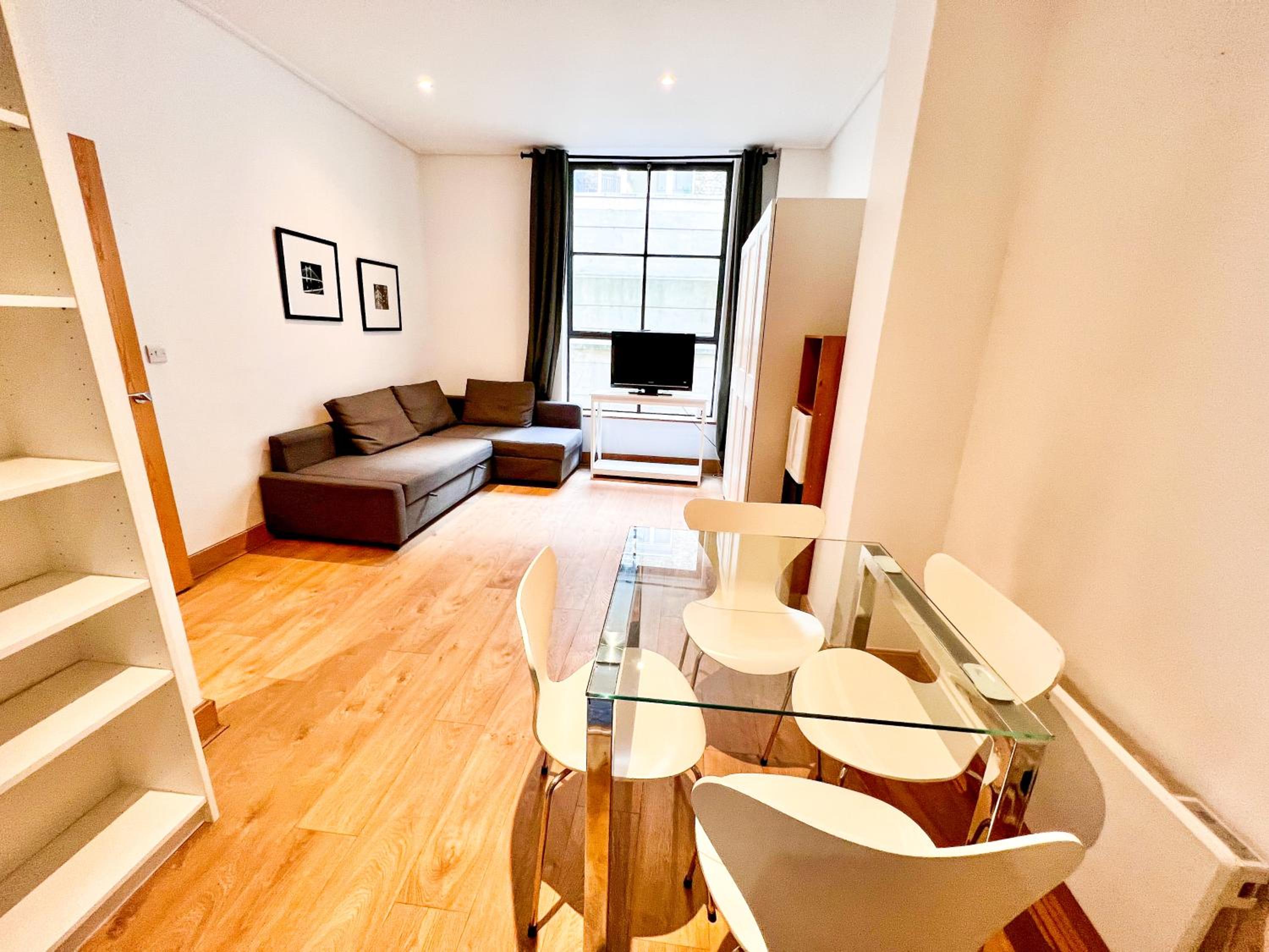 Excellent Entire Apartment Between St Pauls Cathedral and Covent Garden