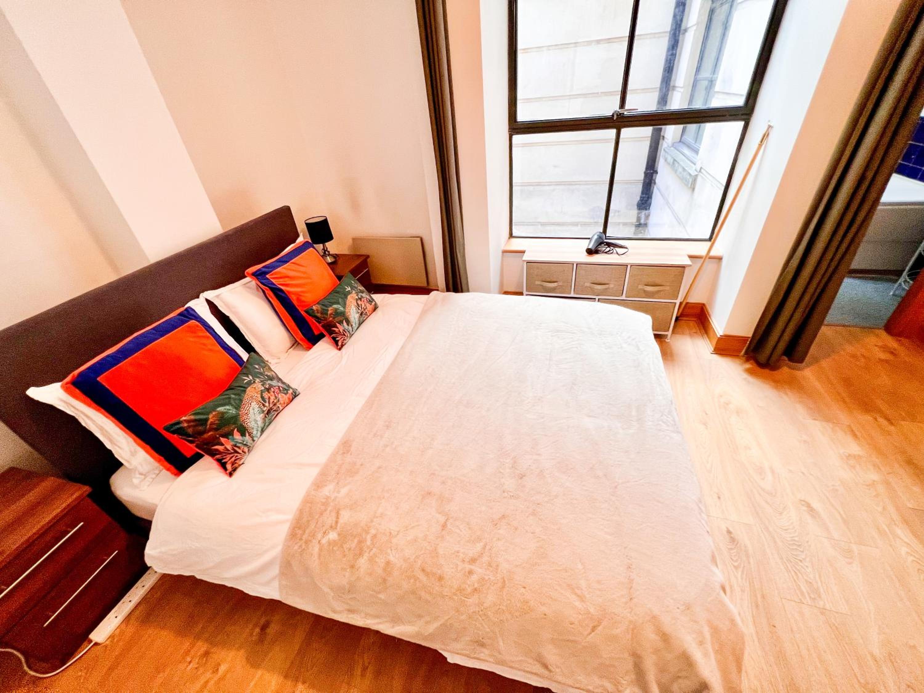 Excellent Entire Apartment Between St Pauls Cathedral and Covent Garden