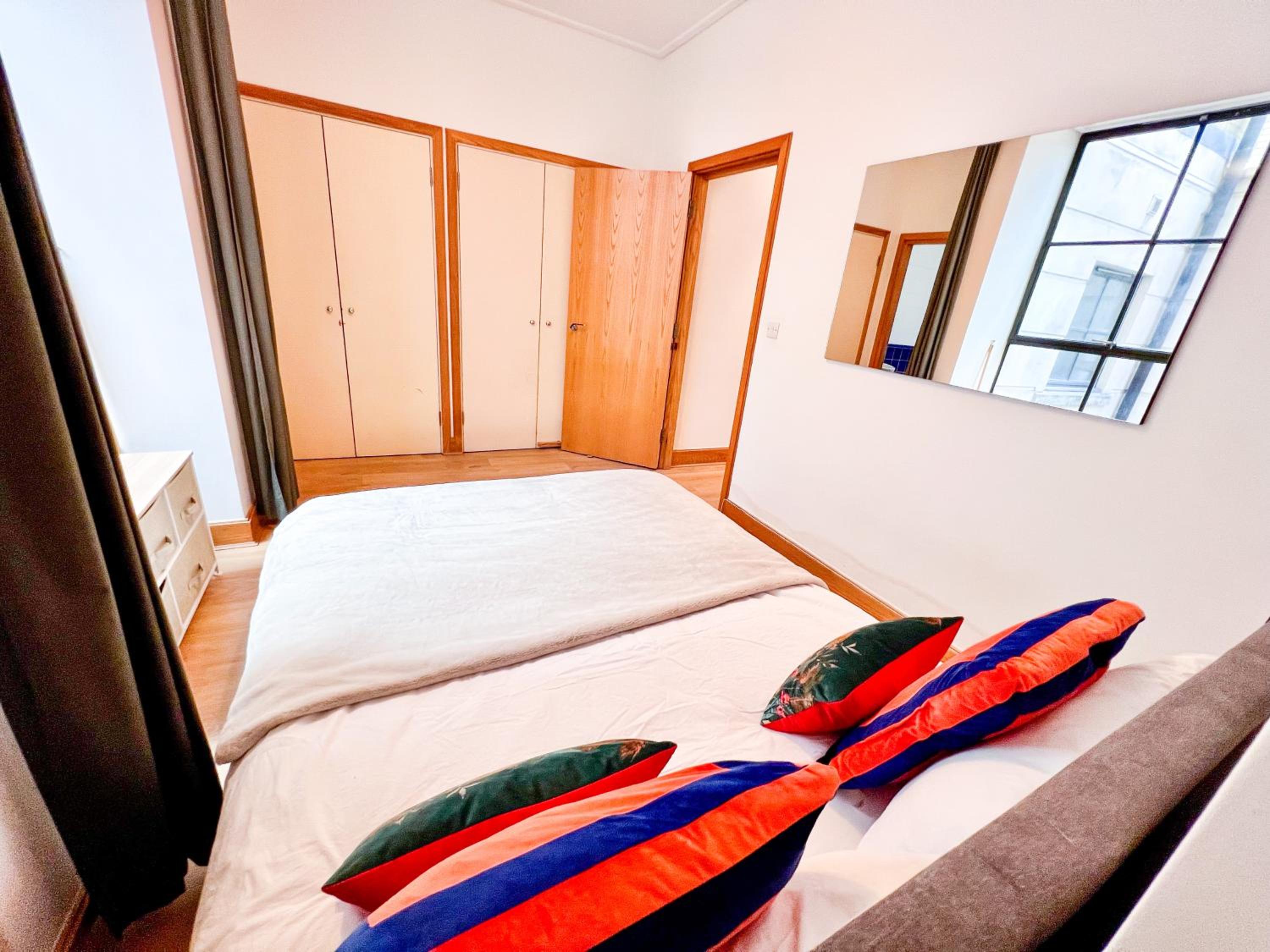 Excellent Entire Apartment Between St Pauls Cathedral and Covent Garden