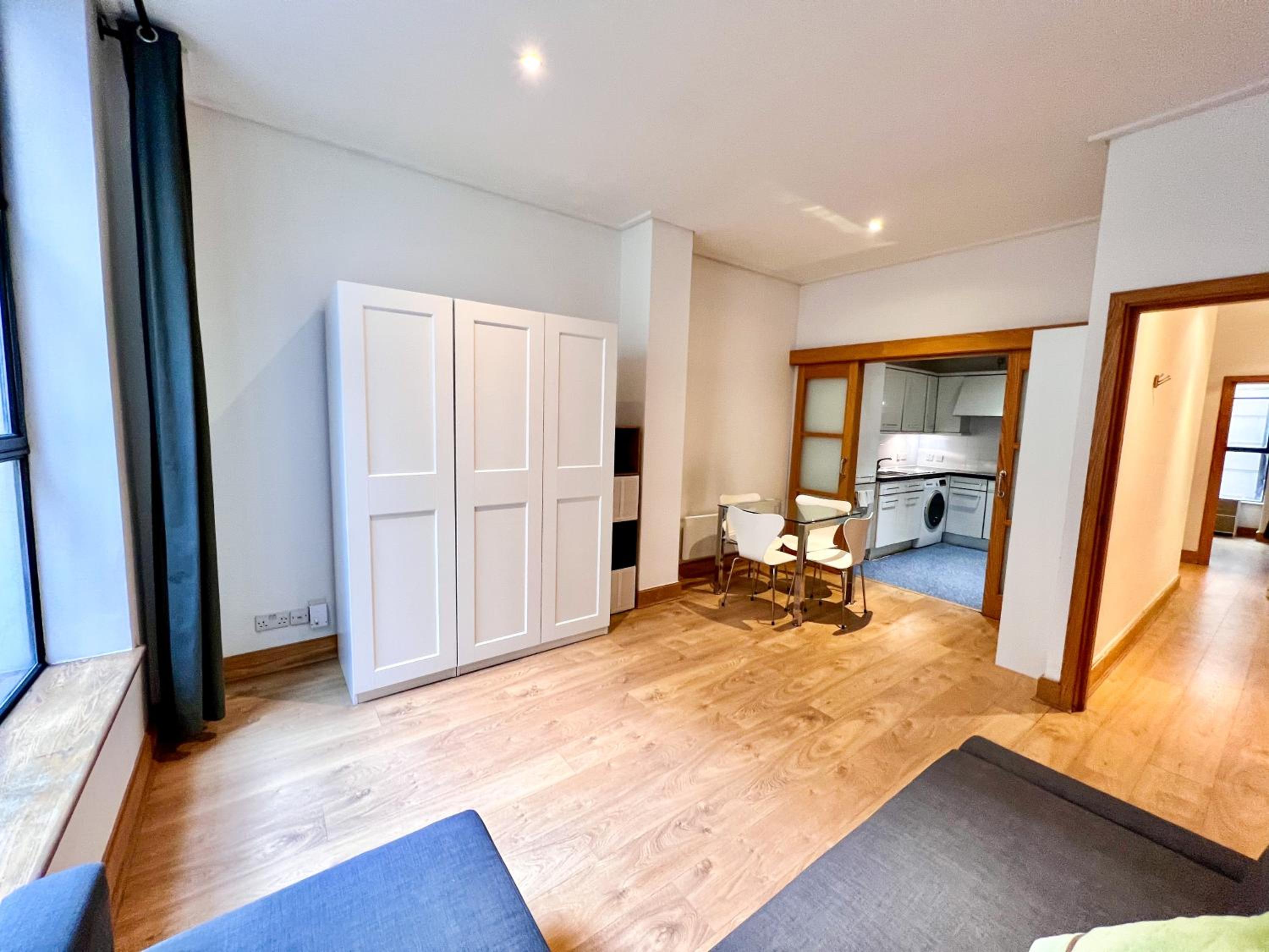 Excellent Entire Apartment Between St Pauls Cathedral and Covent Garden
