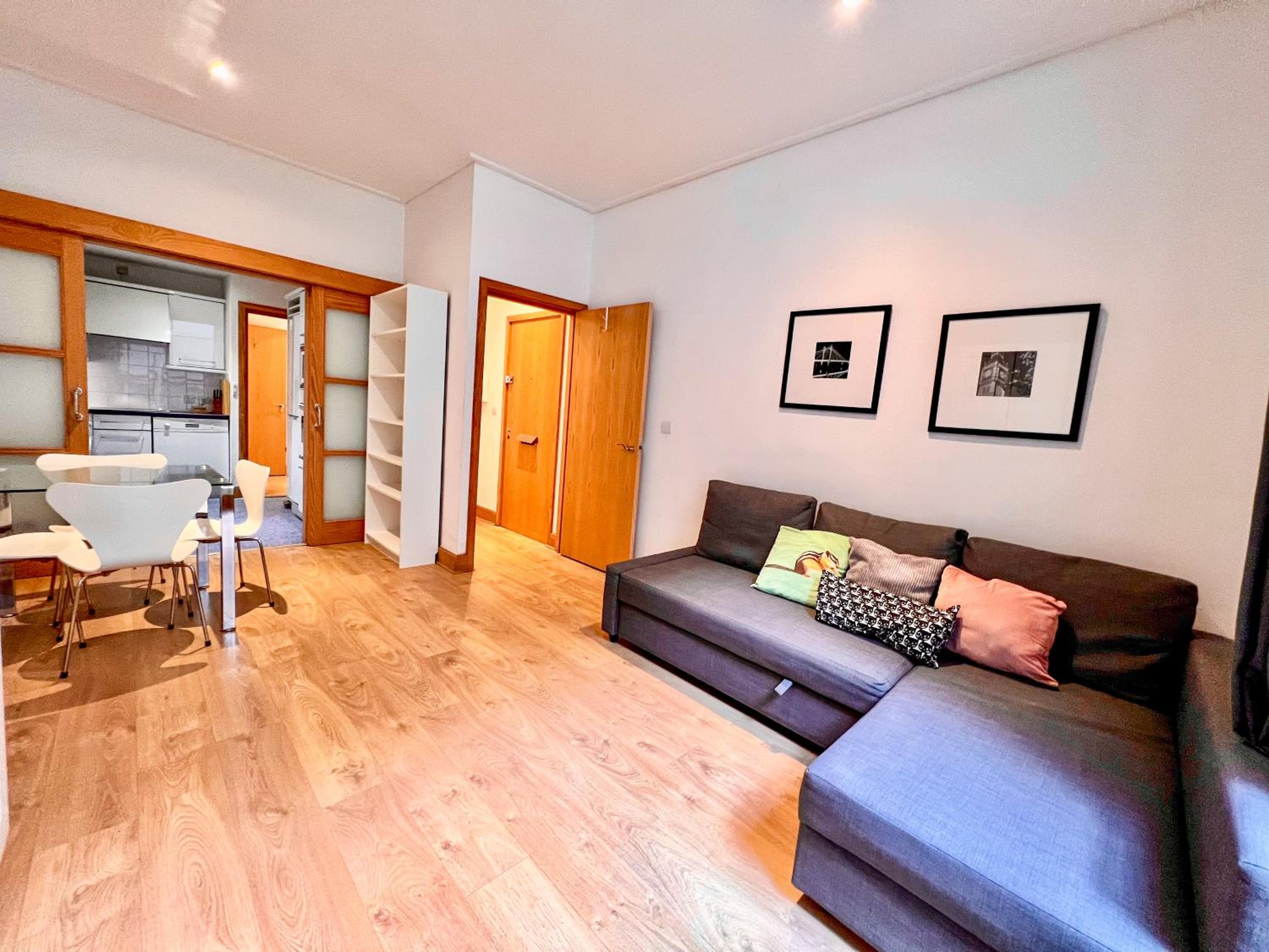 Excellent Entire Apartment Between St Pauls Cathedral and Covent Garden