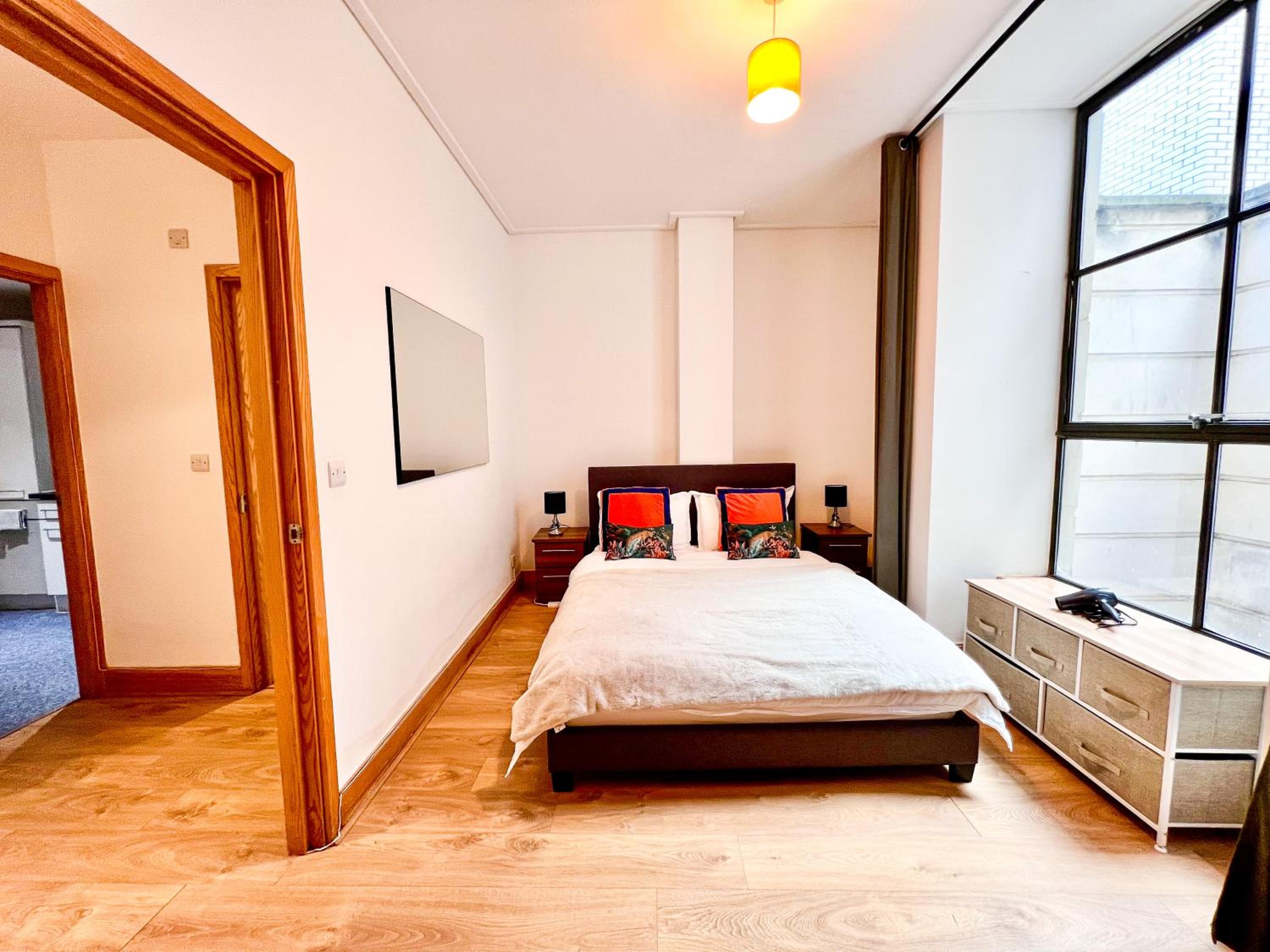 Excellent Entire Apartment Between St Pauls Cathedral and Covent Garden