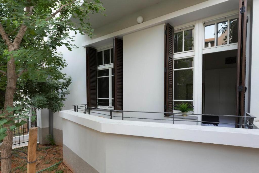Boutique Patio appalments next to Rothschild blvd view 4