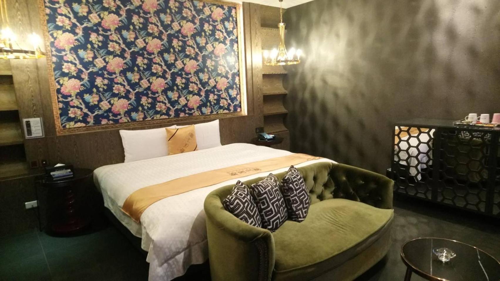 Icolour Villa Motel