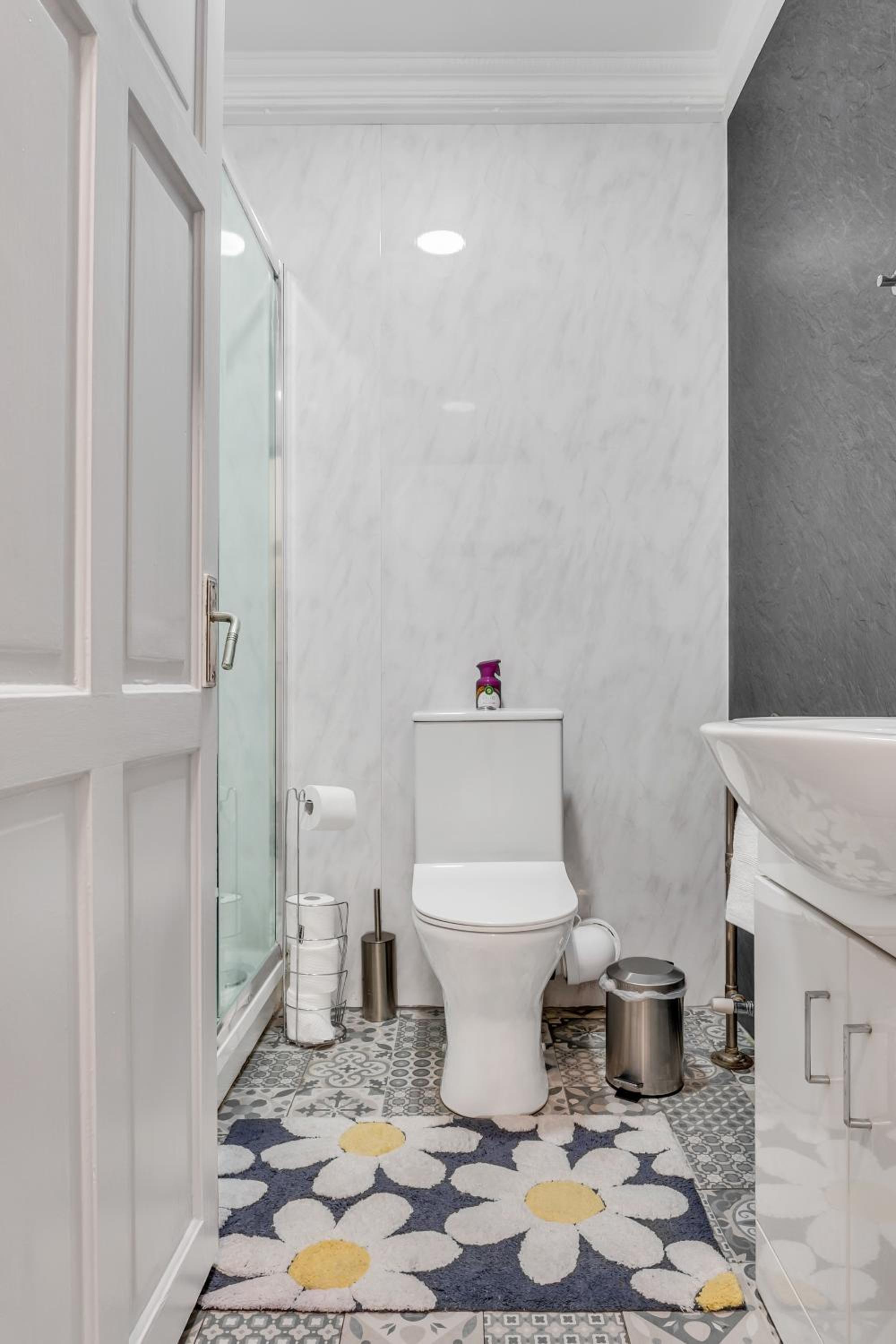 Central London, near Marble Arch, Oxford Street, Mayfair, One Bedroom Apartment