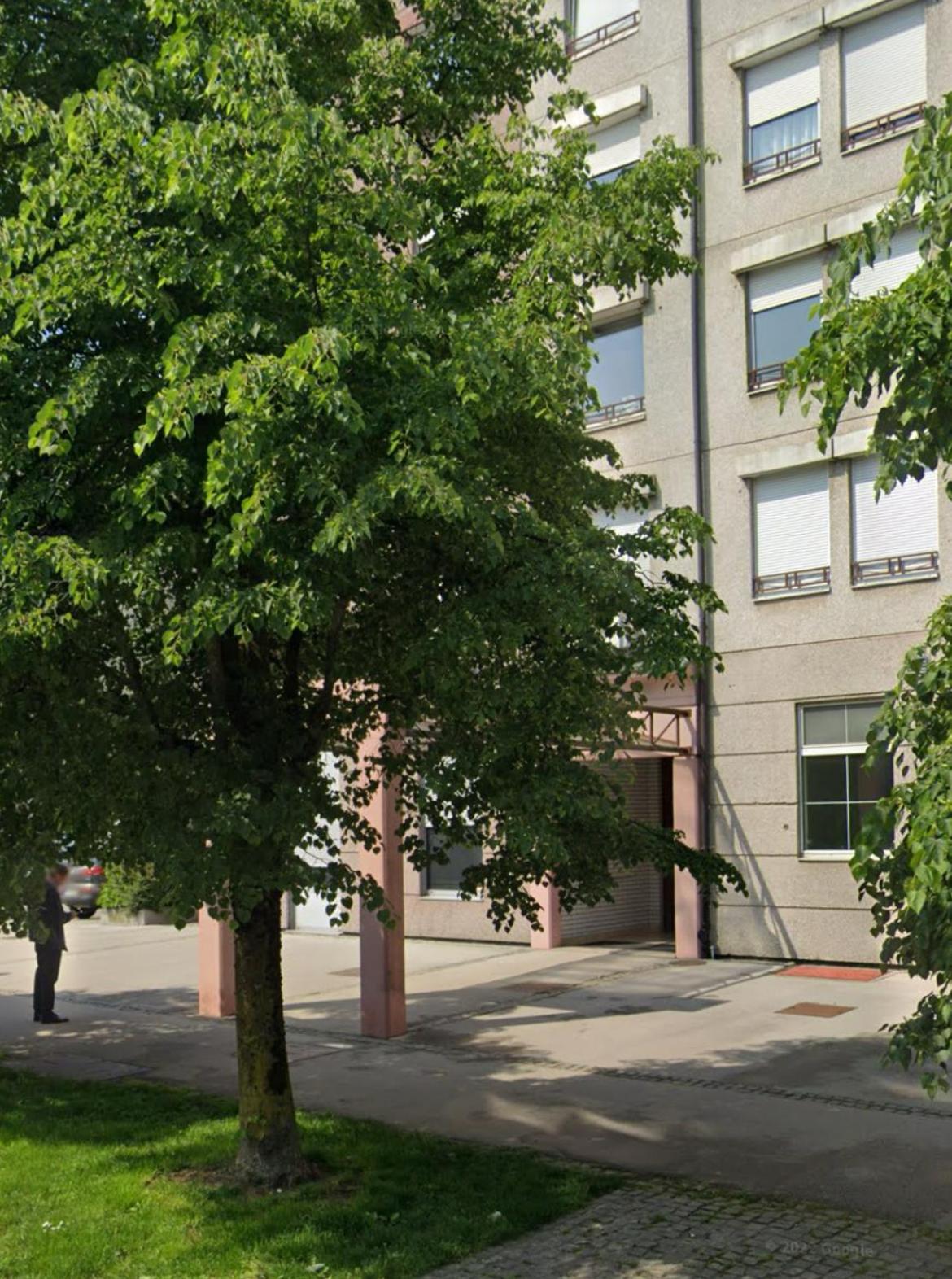 Comfy flat in city-FREE parking view 3