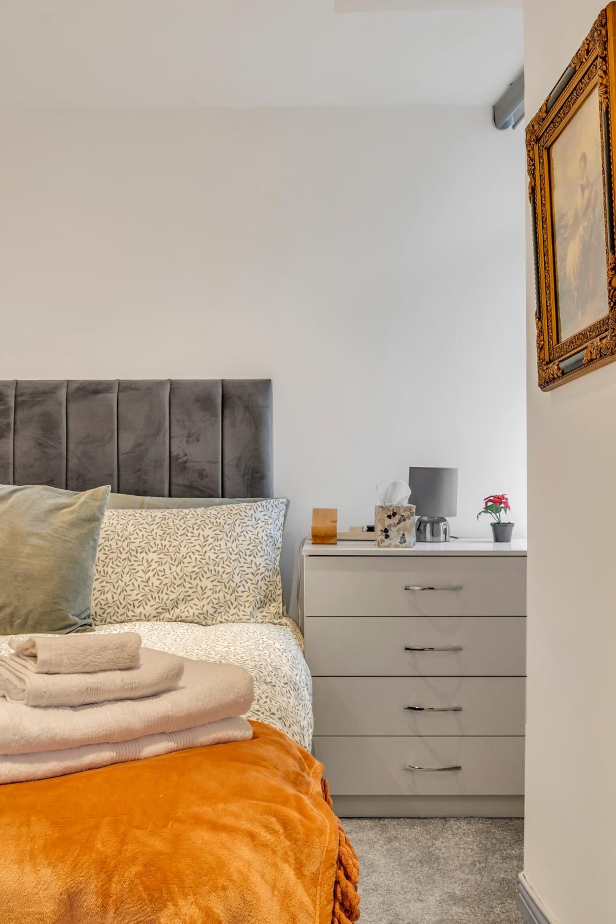 Central London, near Marble Arch, Oxford Street, Mayfair, One Bedroom Apartment