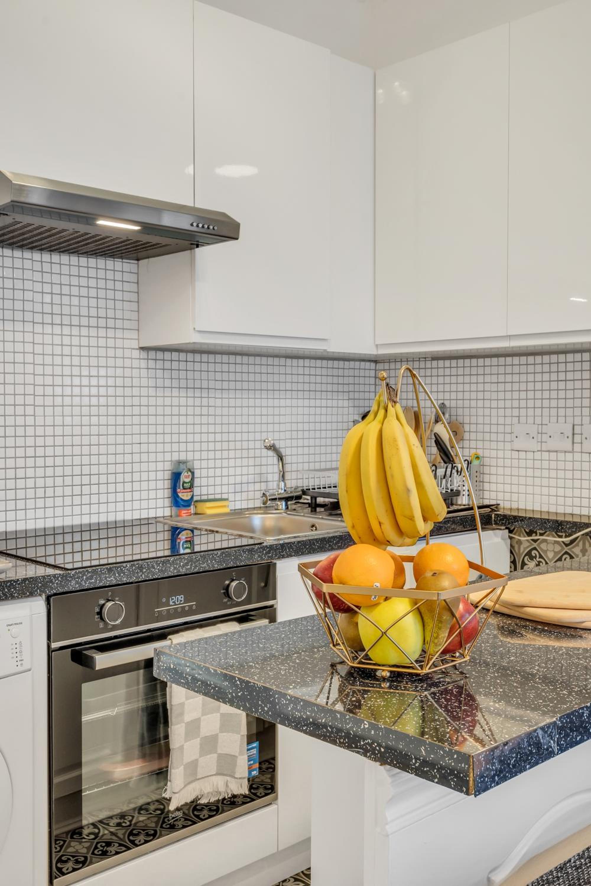 Central London, near Marble Arch, Oxford Street, Mayfair, One Bedroom Apartment