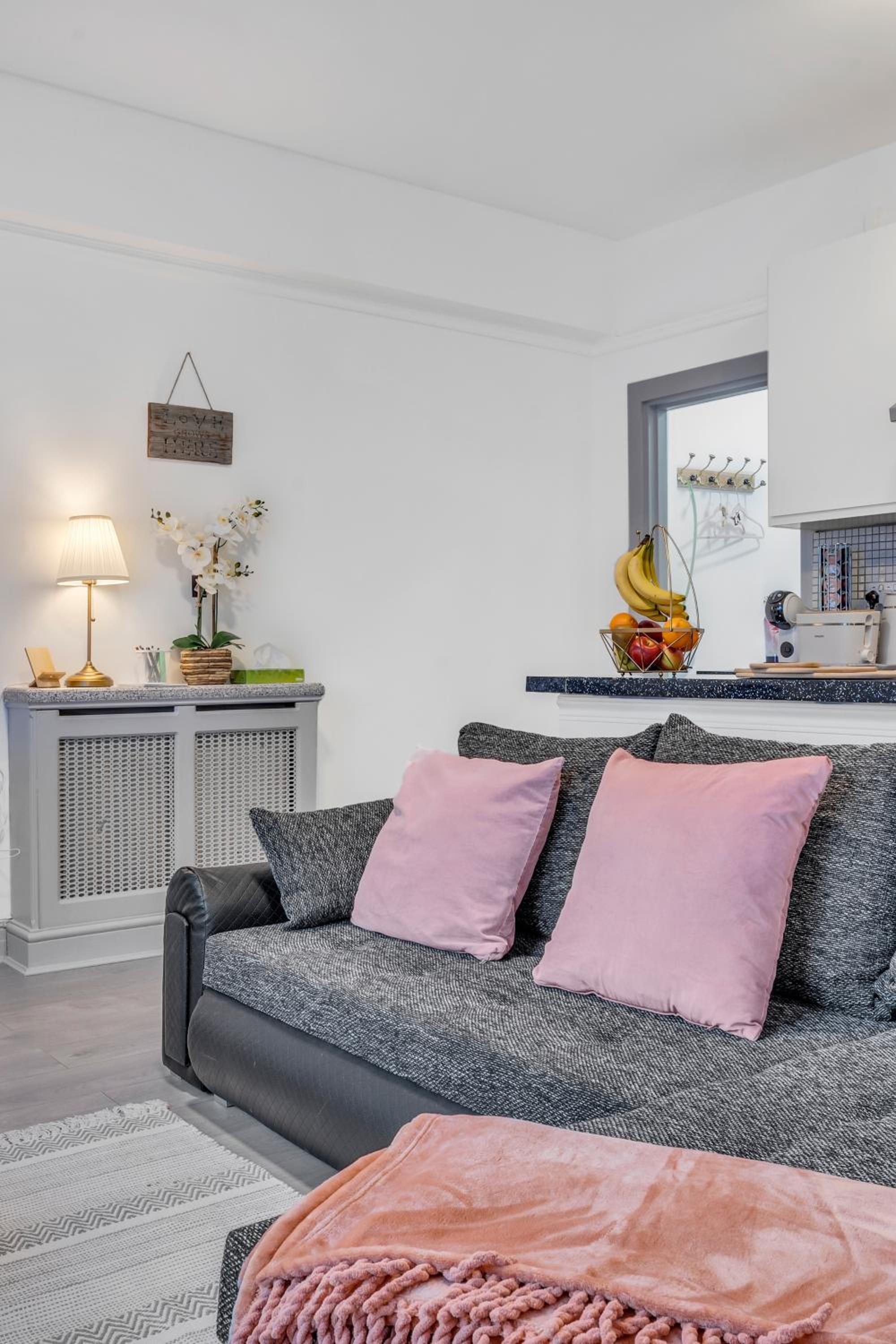 Central London, near Marble Arch, Oxford Street, Mayfair, One Bedroom Apartment