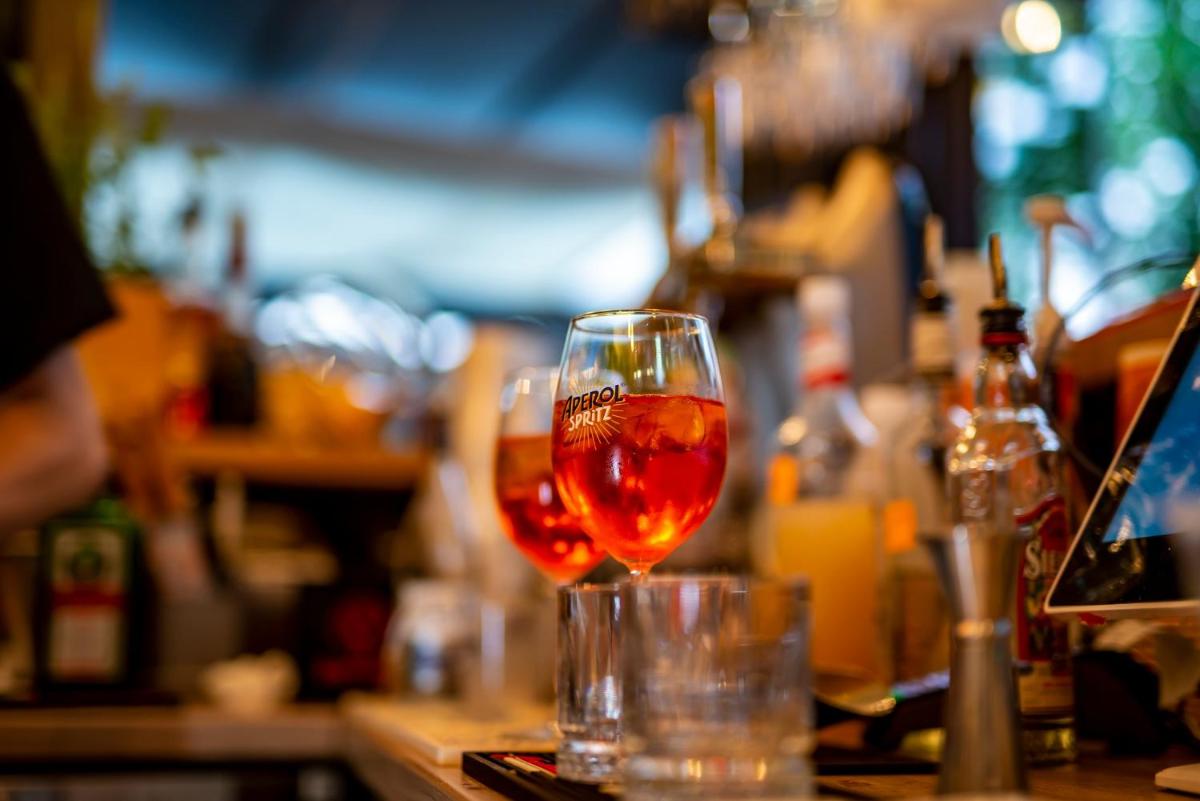 bar
