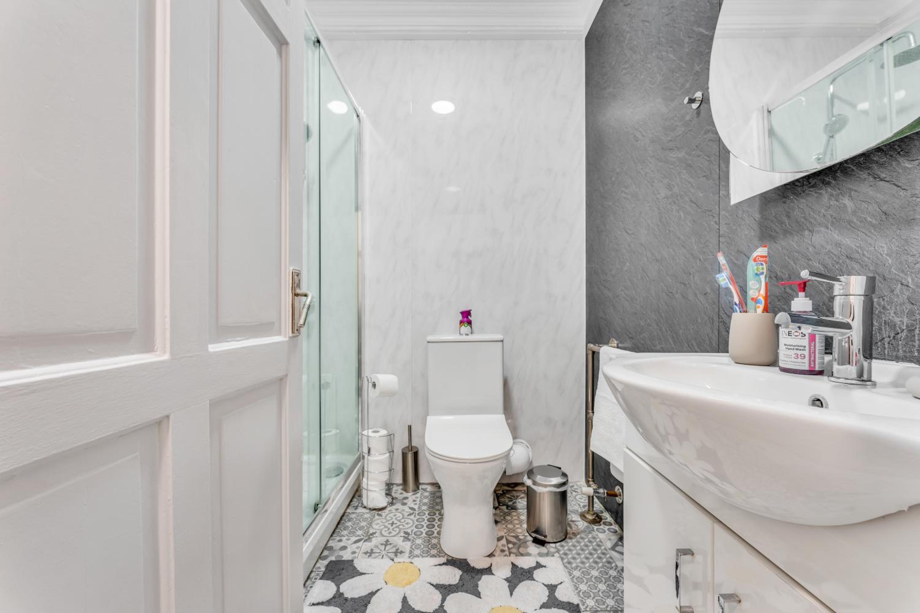 Central London, near Marble Arch, Oxford Street, Mayfair, One Bedroom Apartment