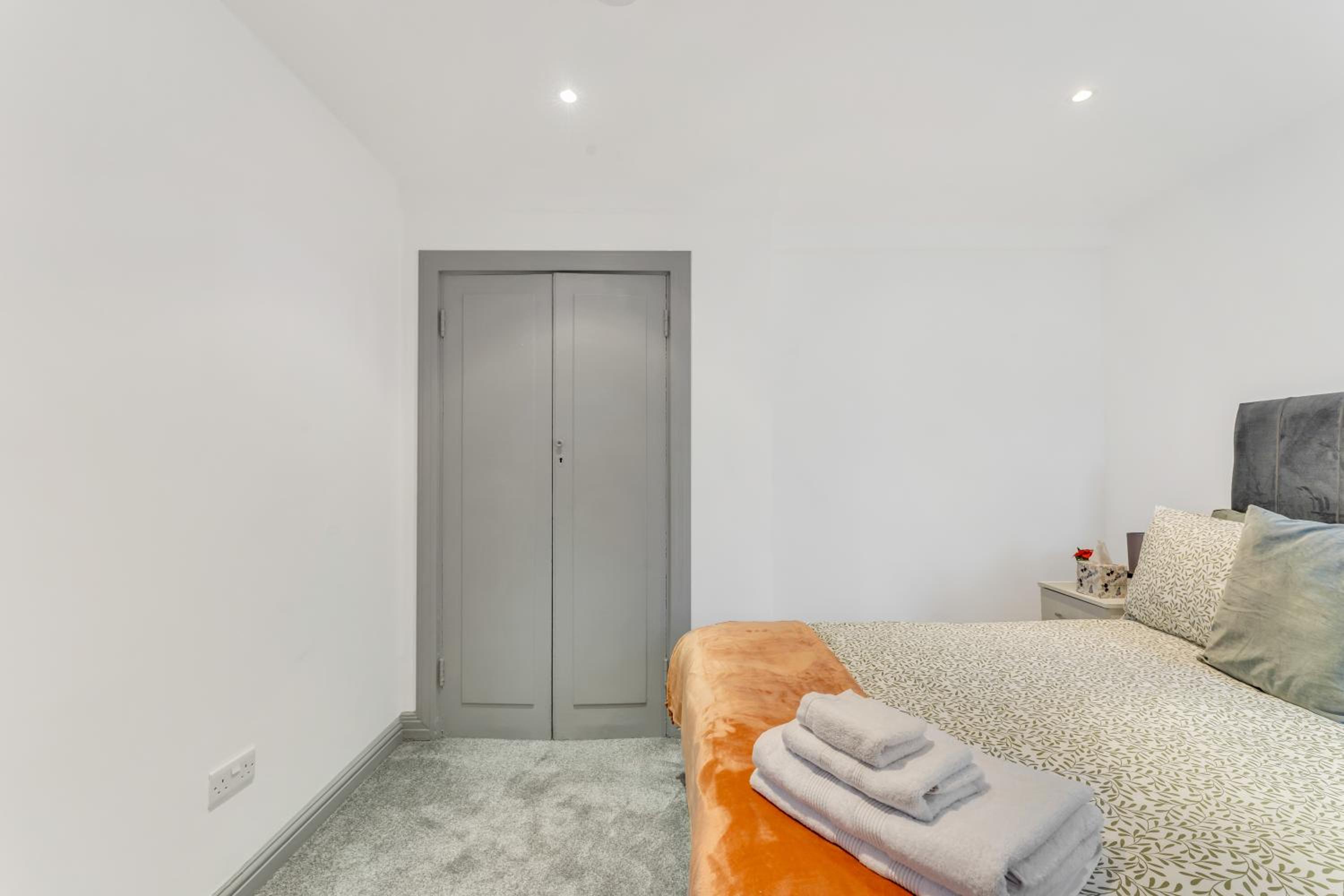 Central London, near Marble Arch, Oxford Street, Mayfair, One Bedroom Apartment