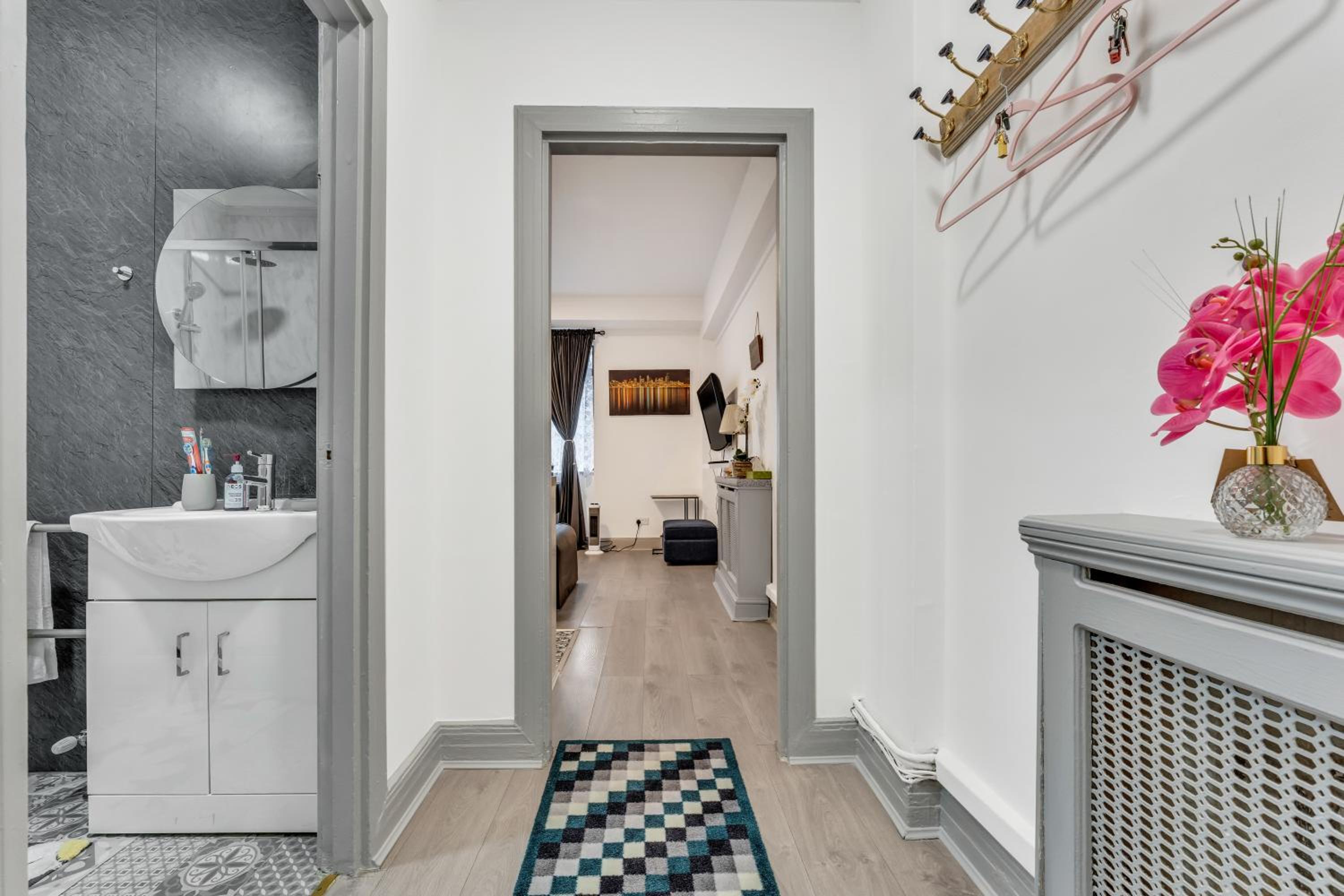 Central London, near Marble Arch, Oxford Street, Mayfair, One Bedroom Apartment