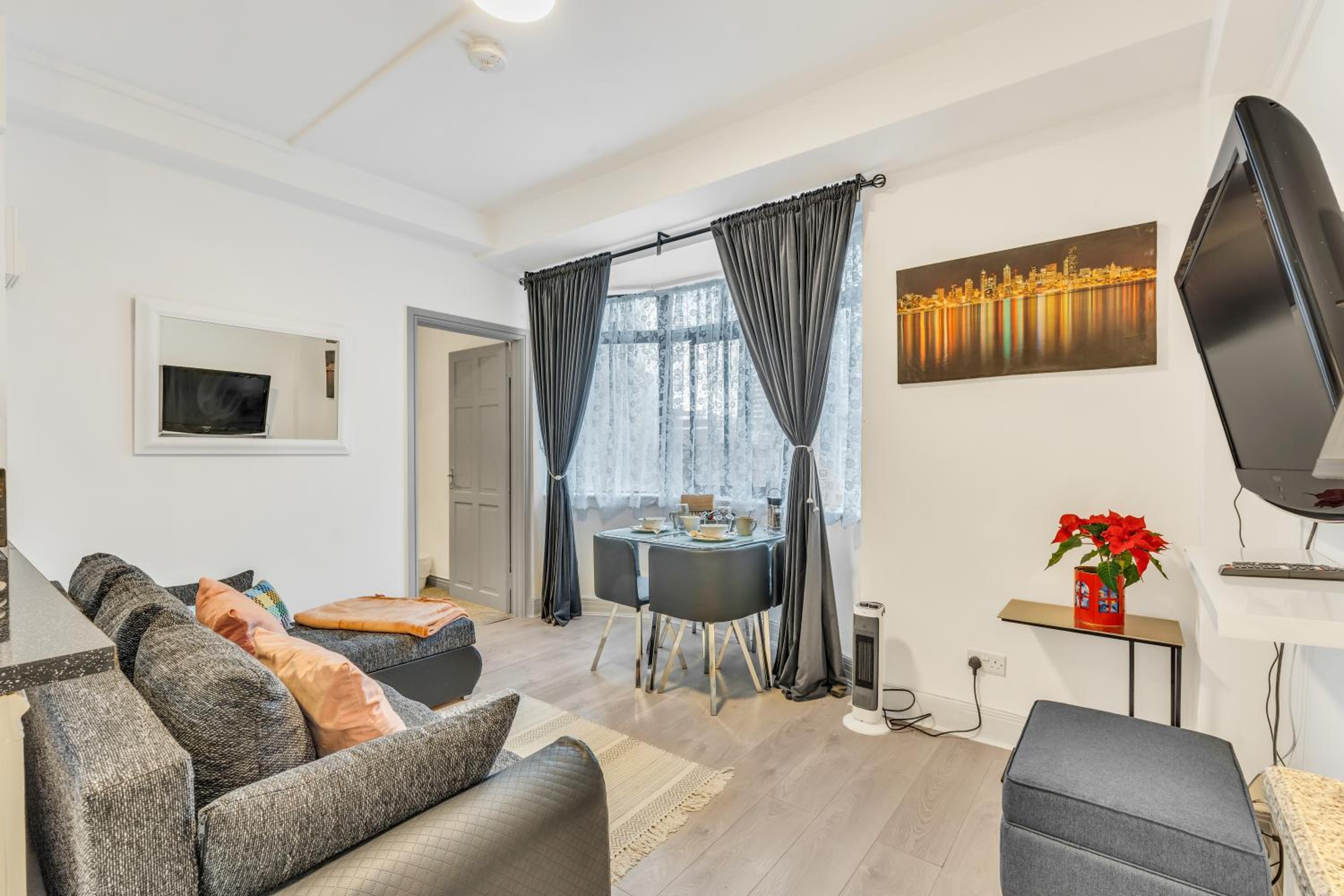 Central London, near Marble Arch, Oxford Street, Mayfair, One Bedroom Apartment