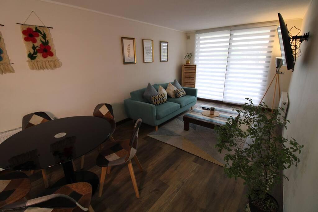TuArriendoCL-MPHA106 Gran Depto en Pto Varas 3D2B 6PAX sin vista primer piso con jardin