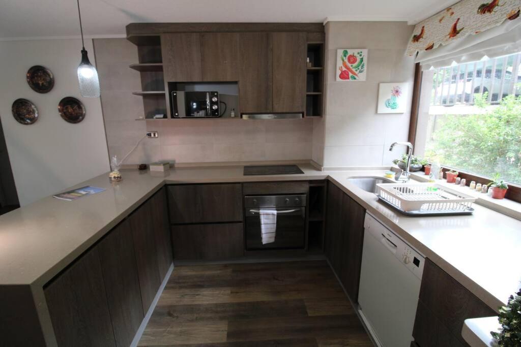 TuArriendoCL-MPHA106 Gran Depto en Pto Varas 3D2B 6PAX sin vista primer piso con jardin
