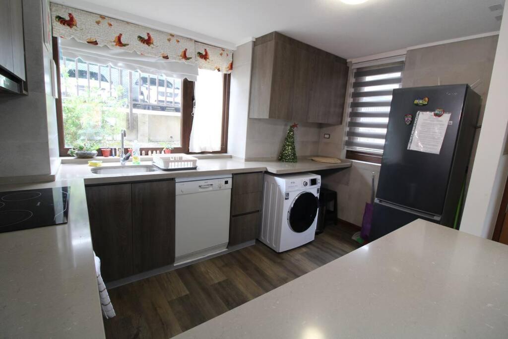 TuArriendoCL-MPHA106 Gran Depto en Pto Varas 3D2B 6PAX sin vista primer piso con jardin