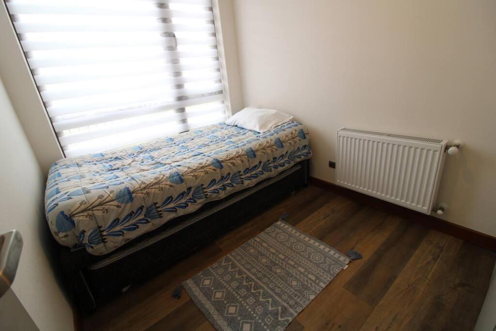 TuArriendoCL-MPHA106 Gran Depto en Pto Varas 3D2B 6PAX sin vista primer piso con jardin