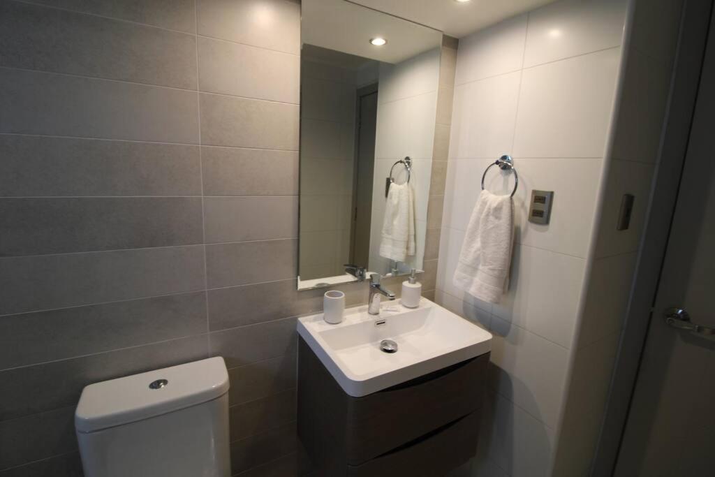 TuArriendoCL-MPHA106 Gran Depto en Pto Varas 3D2B 6PAX sin vista primer piso con jardin