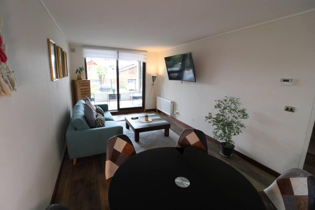TuArriendoCL-MPHA106 Gran Depto en Pto Varas 3D2B 6PAX sin vista primer piso con jardin