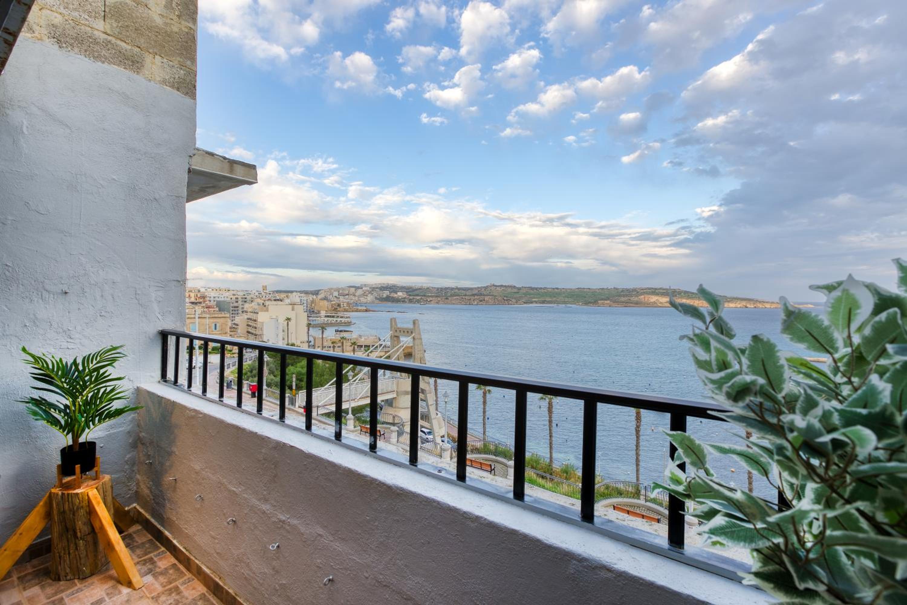 SPB26 - Seafront House in Bugibba photo 5