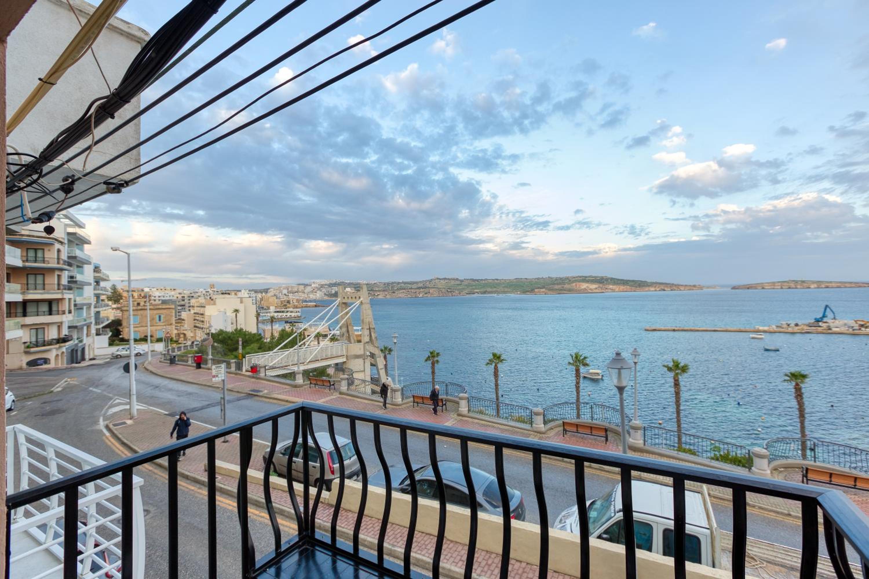 SPB26 - Seafront House in Bugibba photo 3