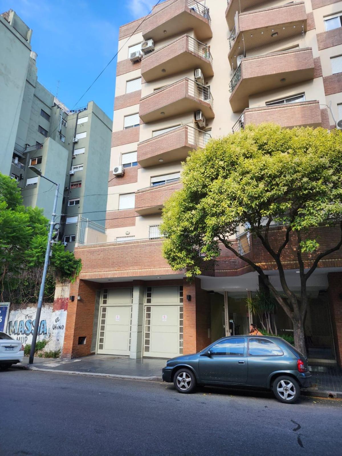 Zona histórica y cerca de UADE para dos personas