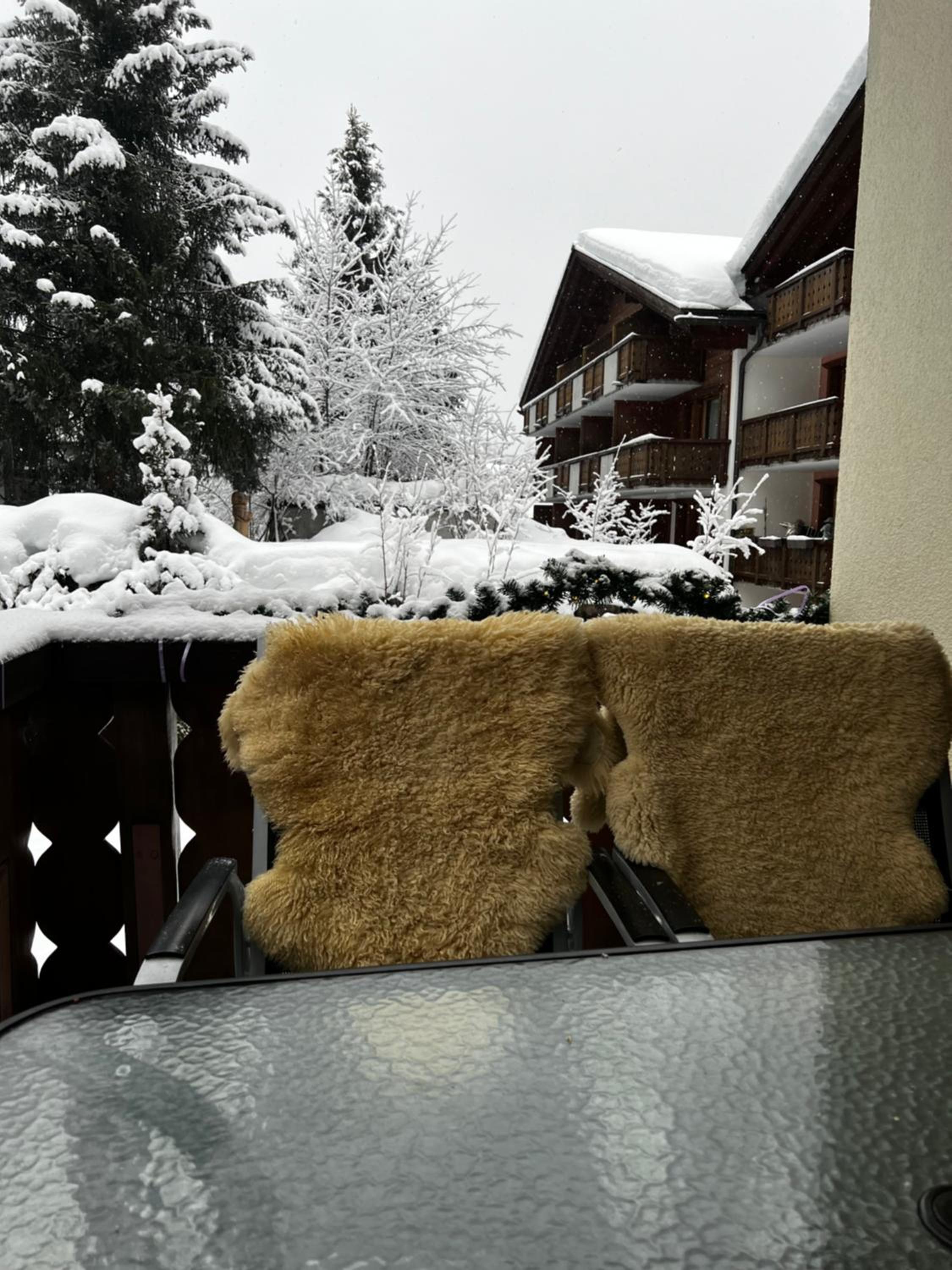 WEF Davos - Klosters Comfort Retreat with Fireplace, Pool & Sauna