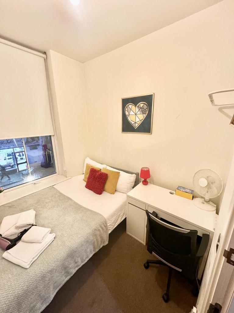 Metropolitan Coziness Private Bedrooms in Euston Station 161 view 4