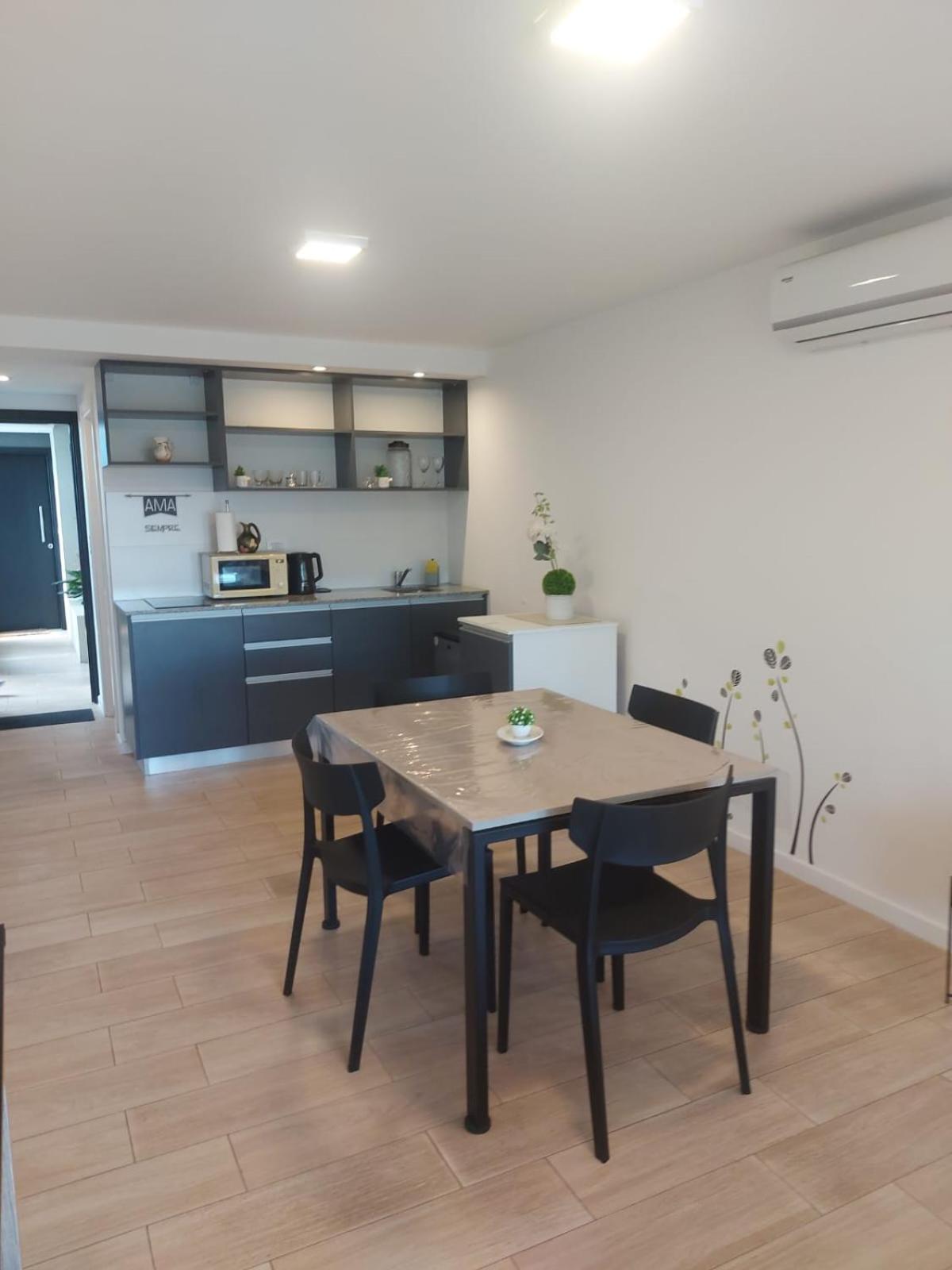 Hermoso depto nuevo con aire acondicionado!!