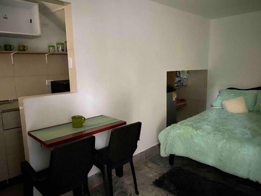 Comodo apartaestudio.