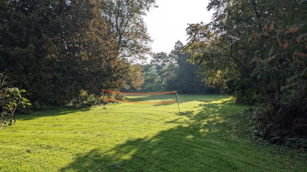 La Datcha 20 Acres Private Spa, with Pool, Jacuzzi & Wood Burning Sauna