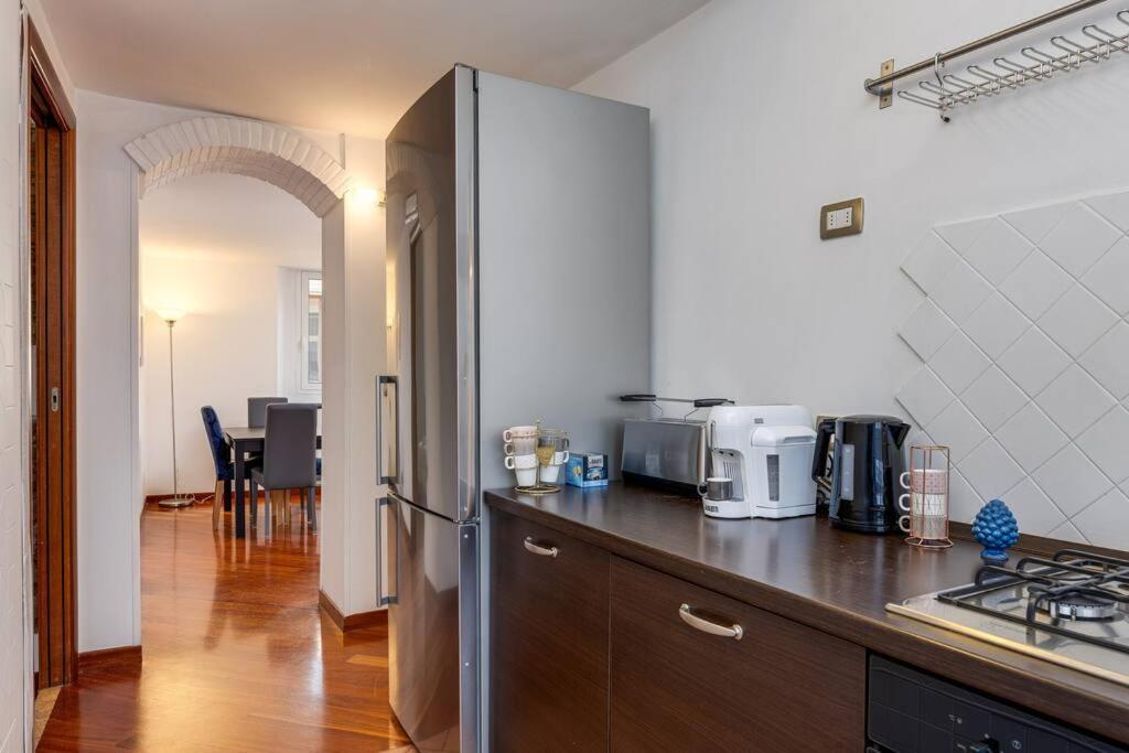 Spanish Steps Stylish Apartment