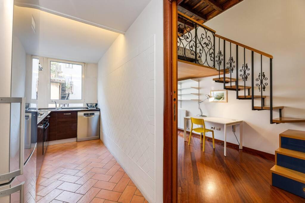 Spanish Steps Stylish Apartment