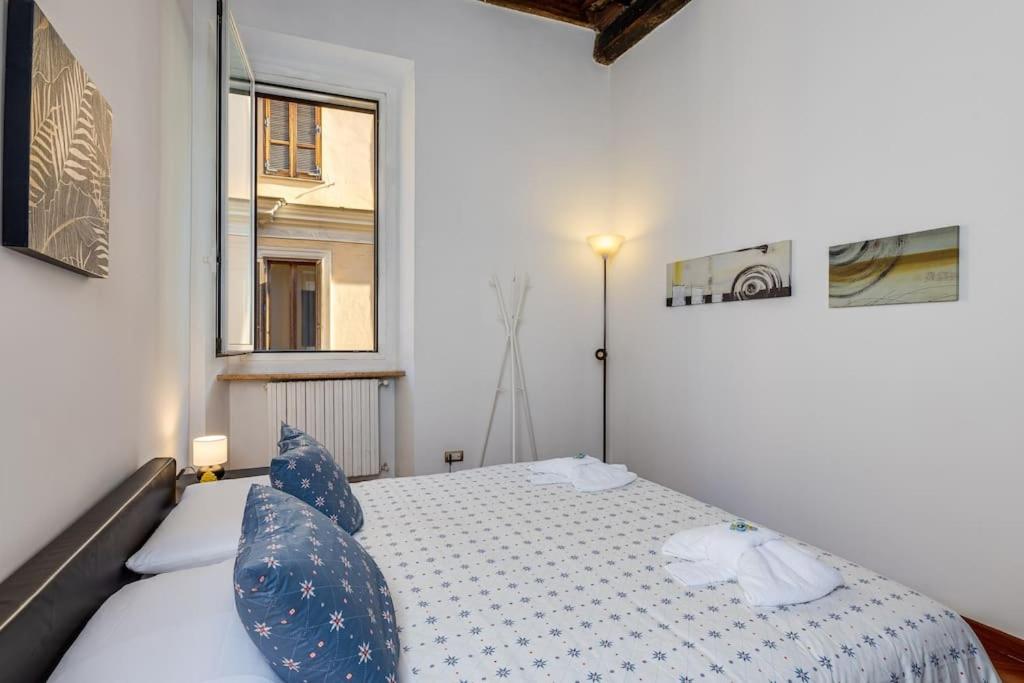 Spanish Steps Stylish Apartment
