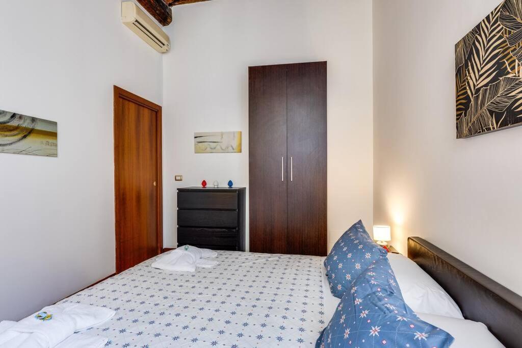 Spanish Steps Stylish Apartment