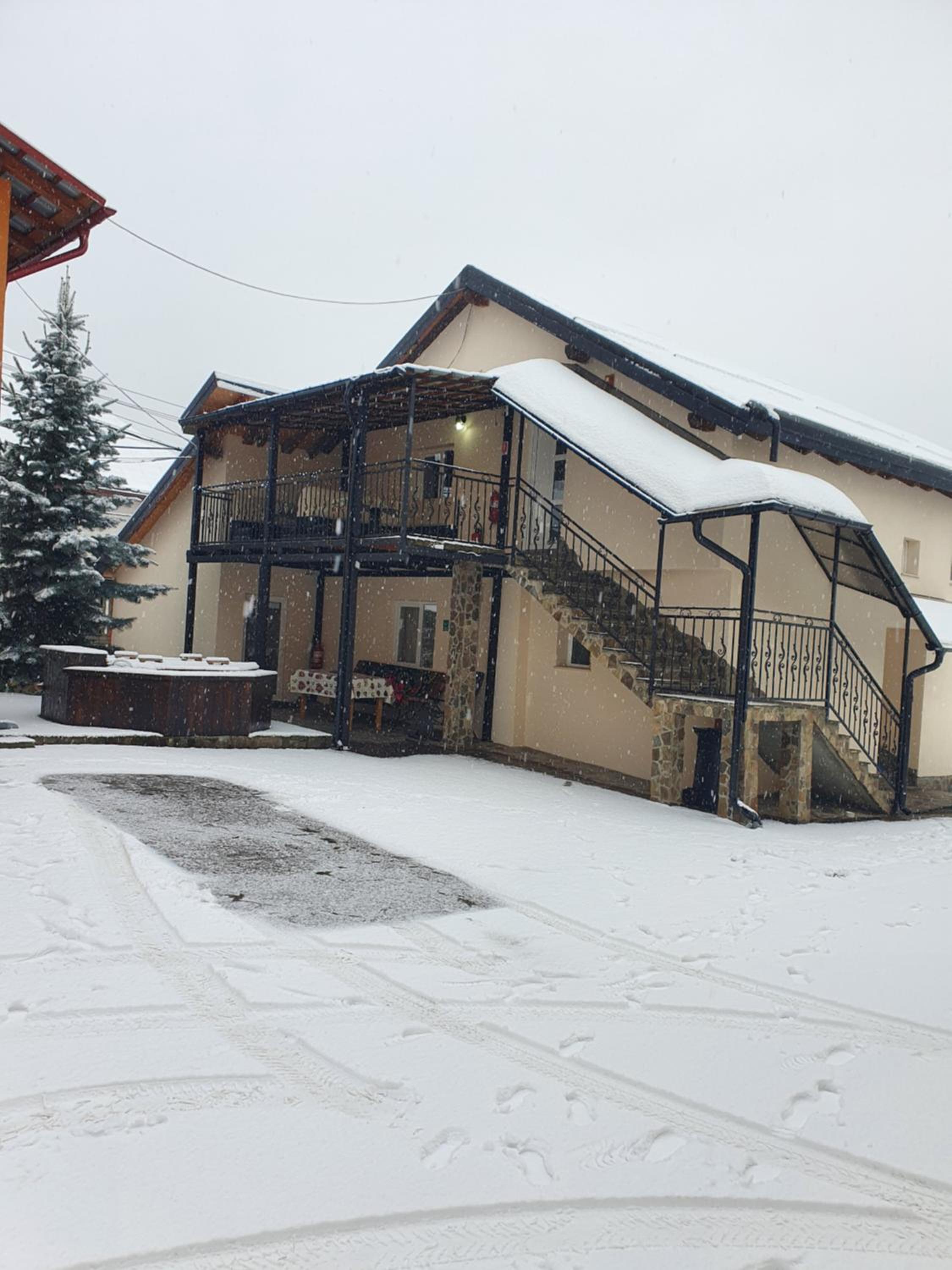 CASA LAURENTIU