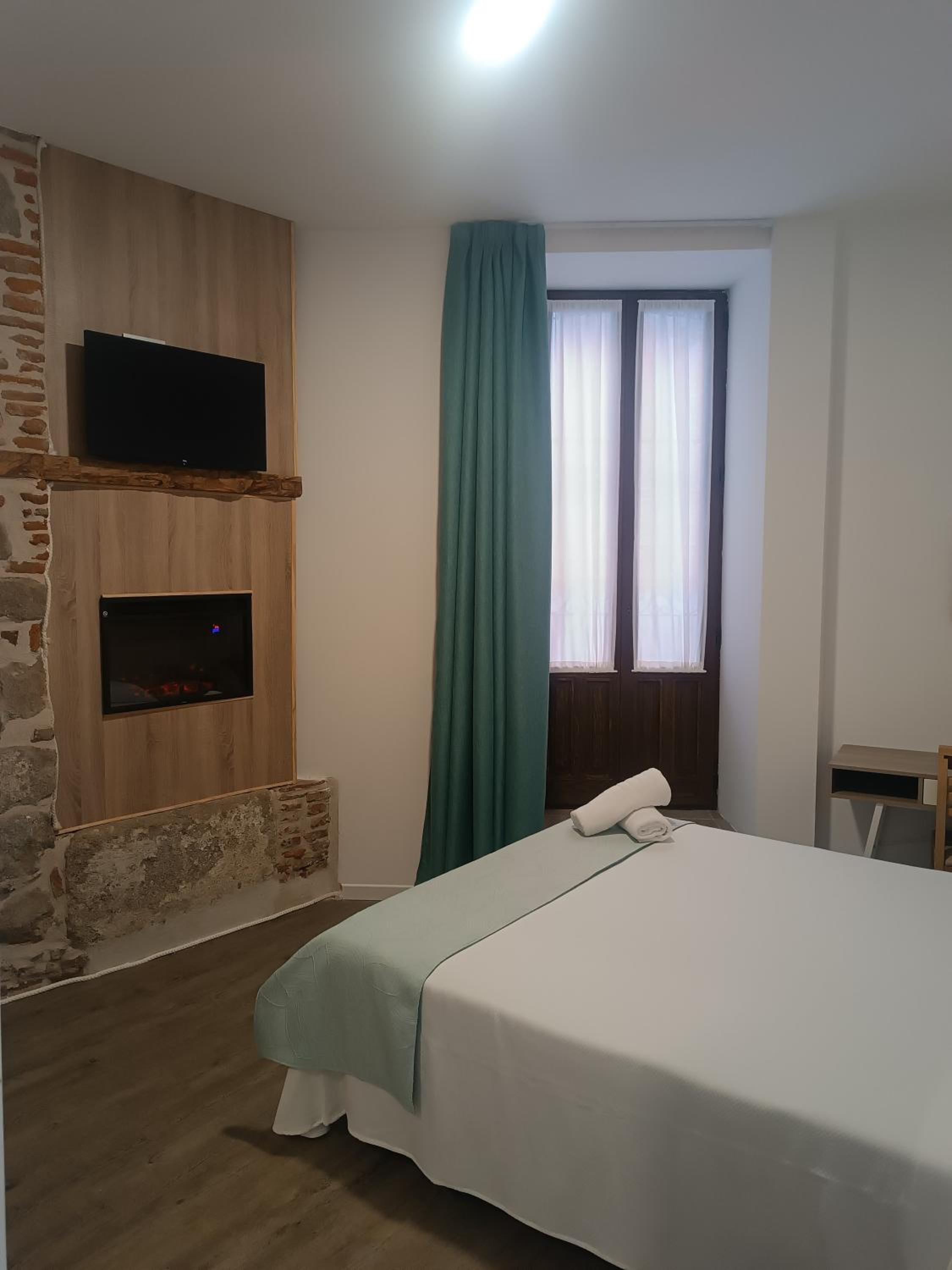 ApartamentosTuristicos Avila Puerta del Alcazar 0-1