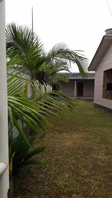 Casa na praia com piscina