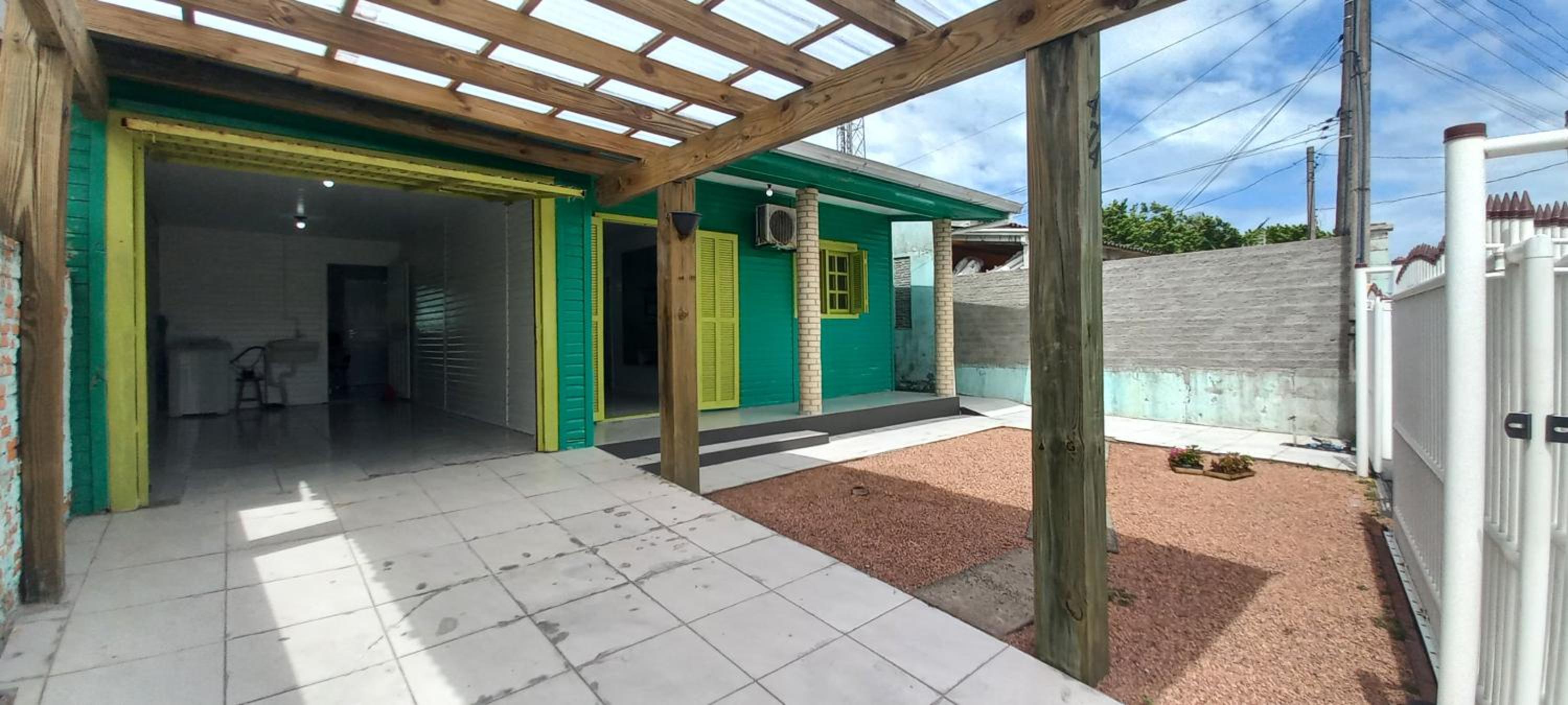 Casa de 4 Quartos, Próximo ao Mar Em Capão da Canoa