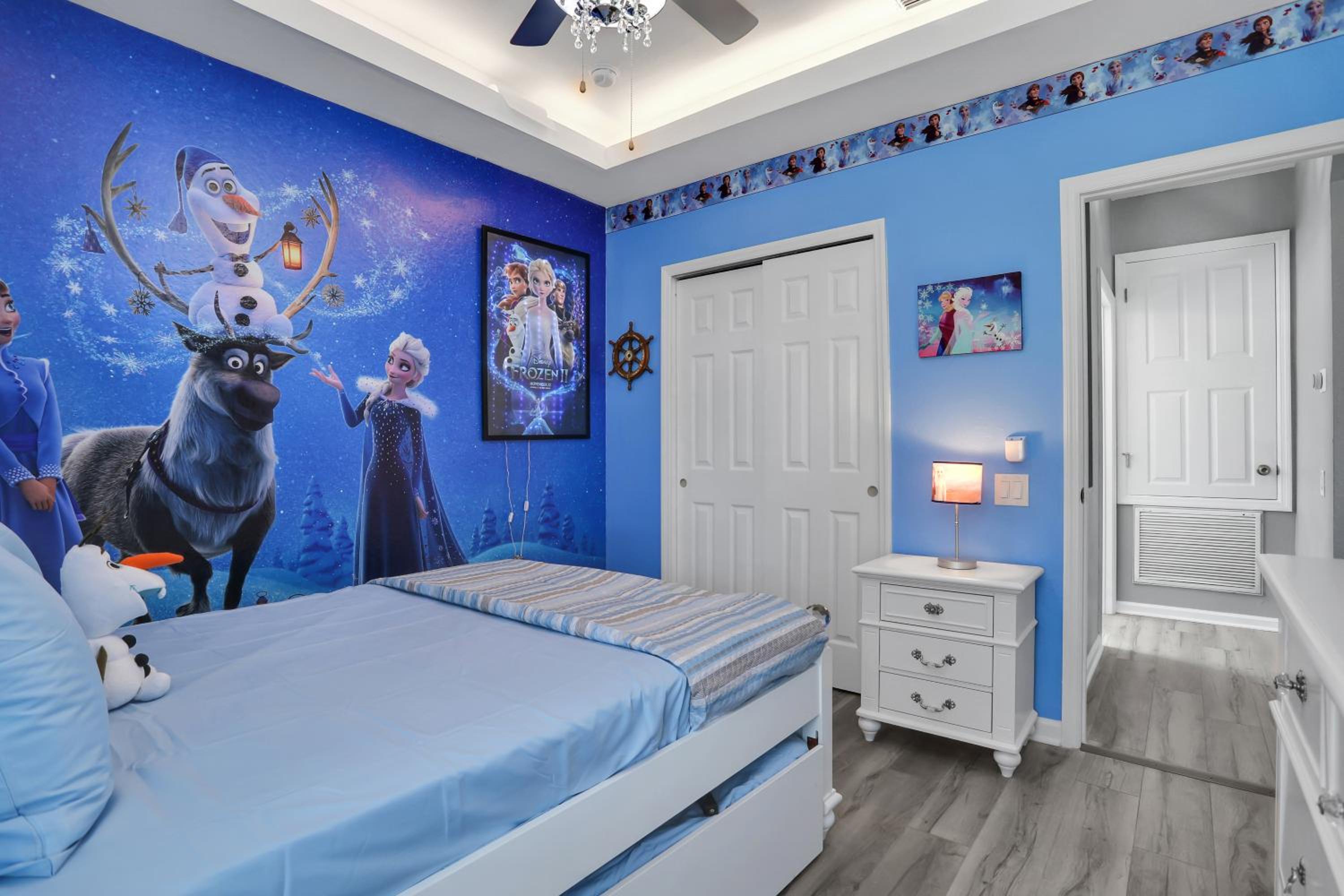 Themed Luxury 6BR Getaway with Resort Amenities