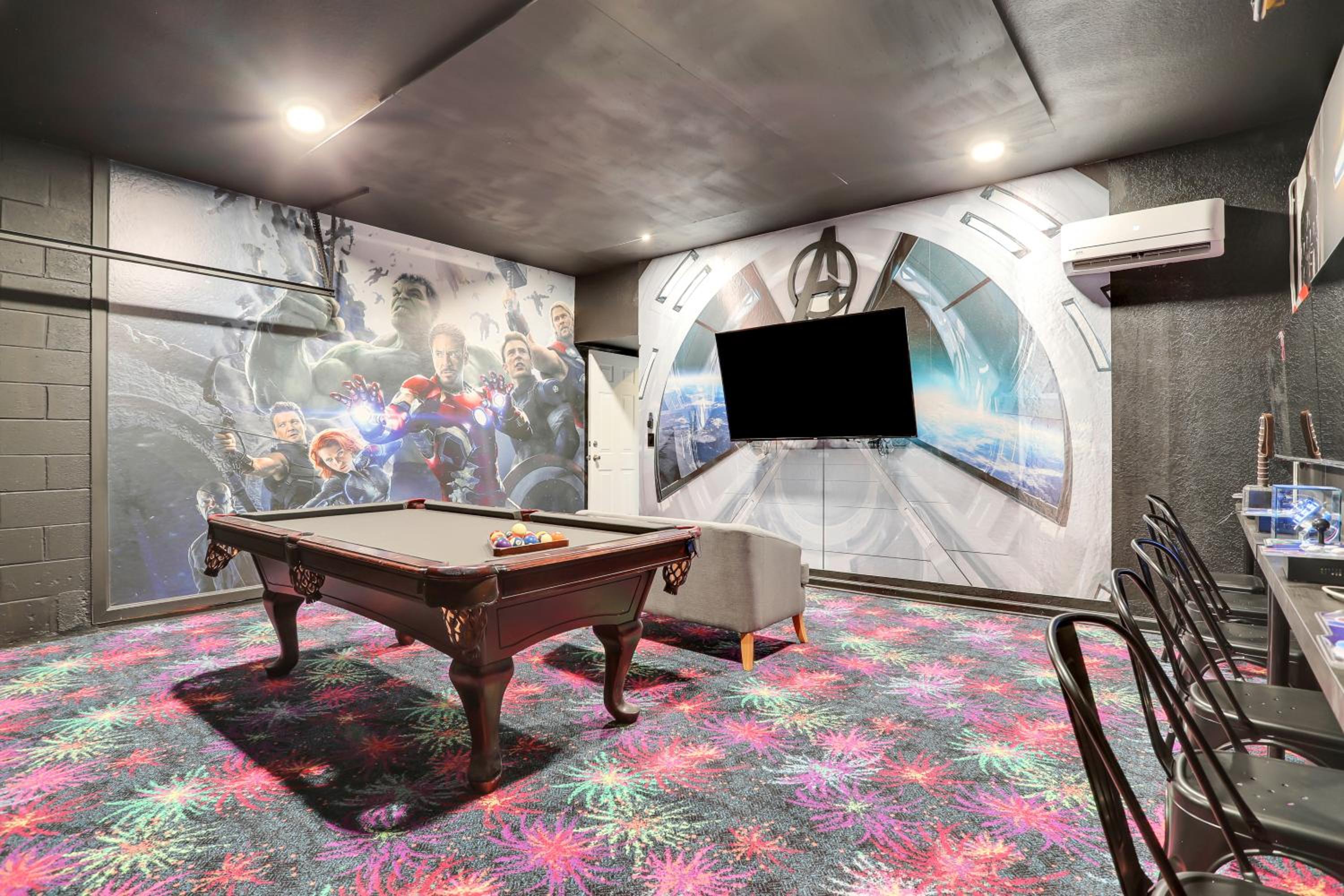 Themed Luxury 6BR Getaway with Resort Amenities
